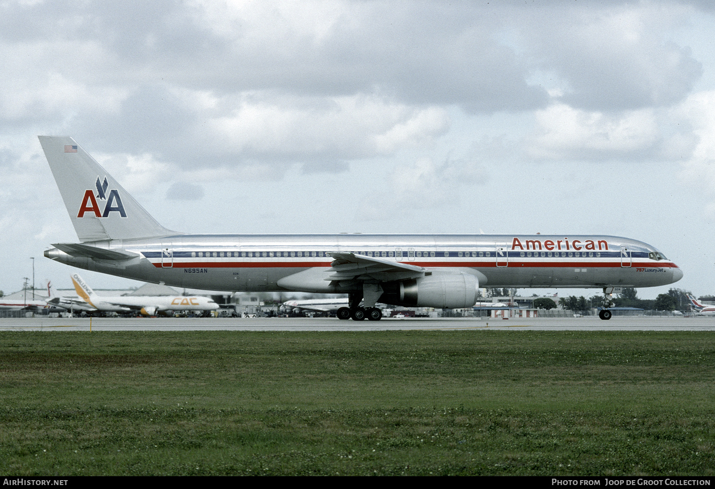 Aircraft Photo of N695AN | Boeing 757-223 | American Airlines | AirHistory.net #334747