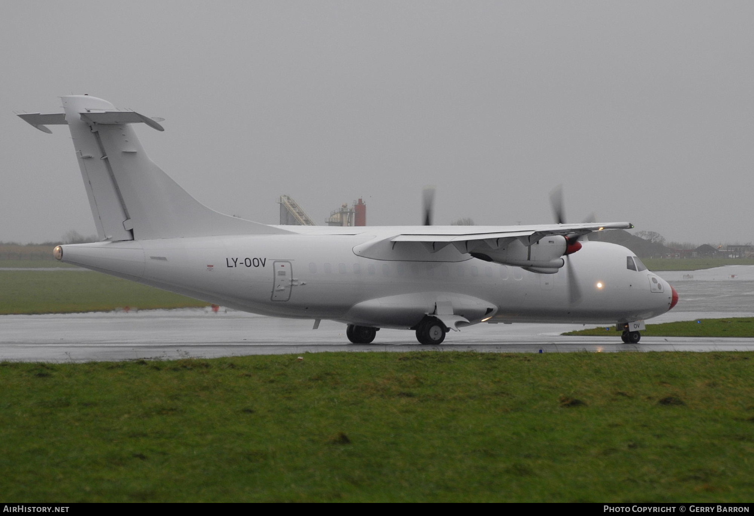 Aircraft Photo of LY-OOV | ATR ATR-42-300 | AirHistory.net #334975