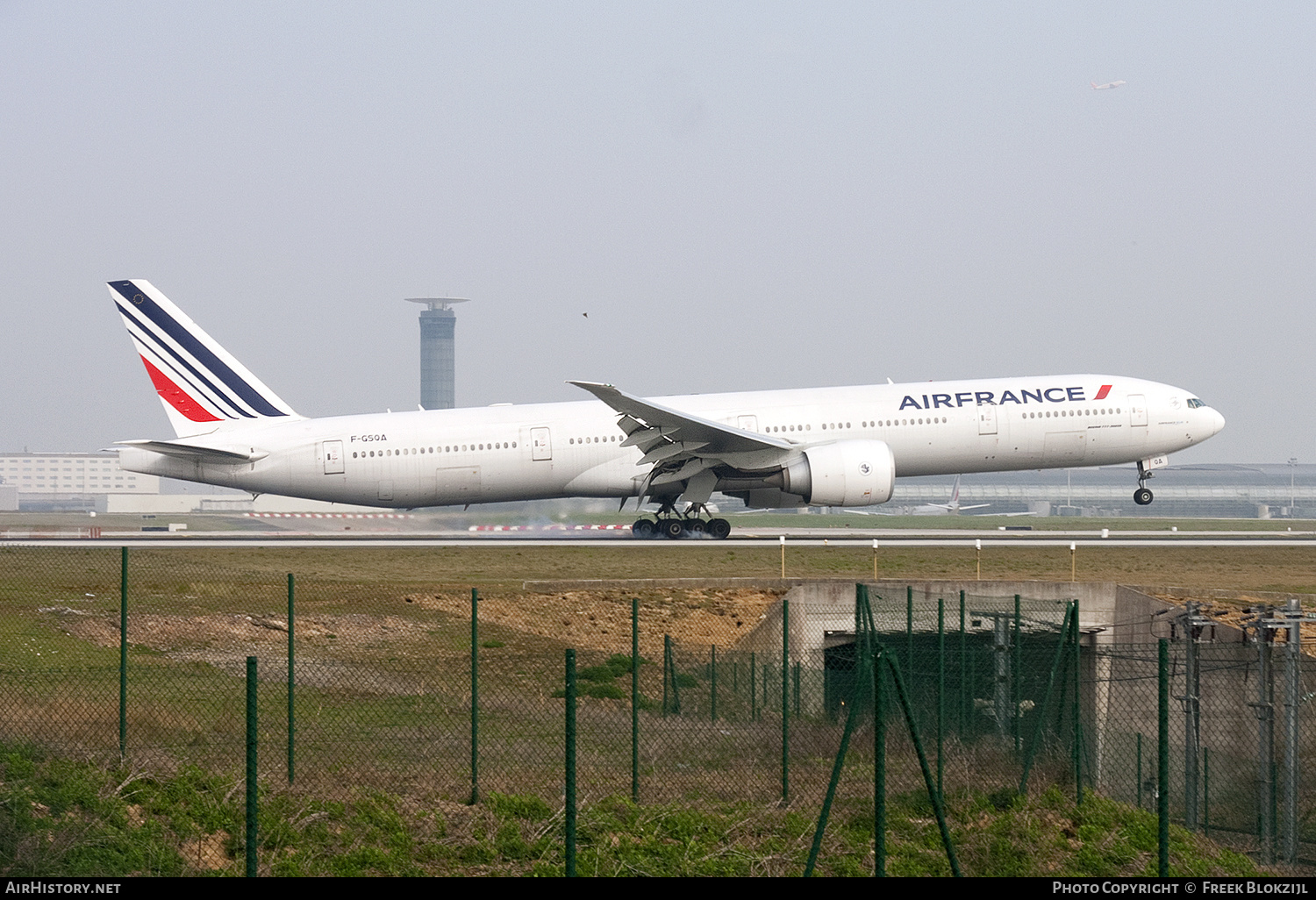 Aircraft Photo of F-GSQA | Boeing 777-328/ER | Air France | AirHistory.net #334985