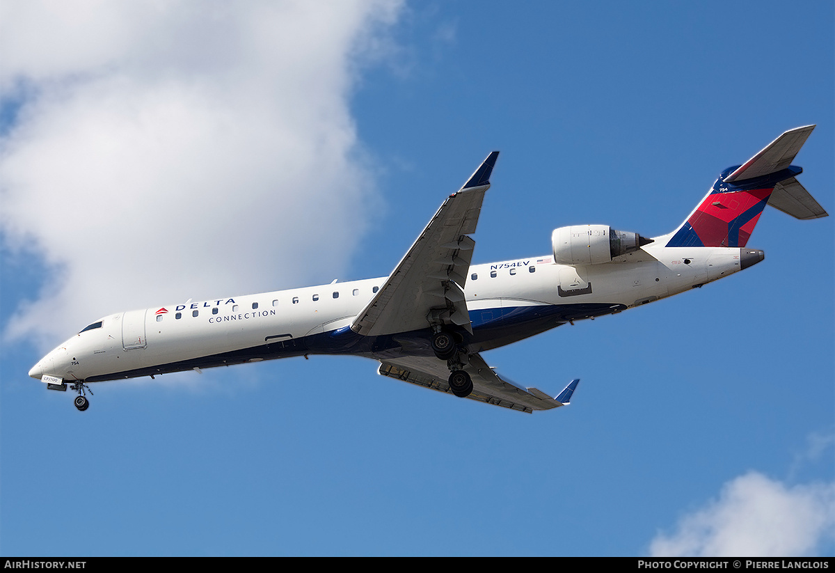 Aircraft Photo of N754EV | Bombardier CRJ-701ER (CL-600-2C10) | Delta Connection | AirHistory.net #335165