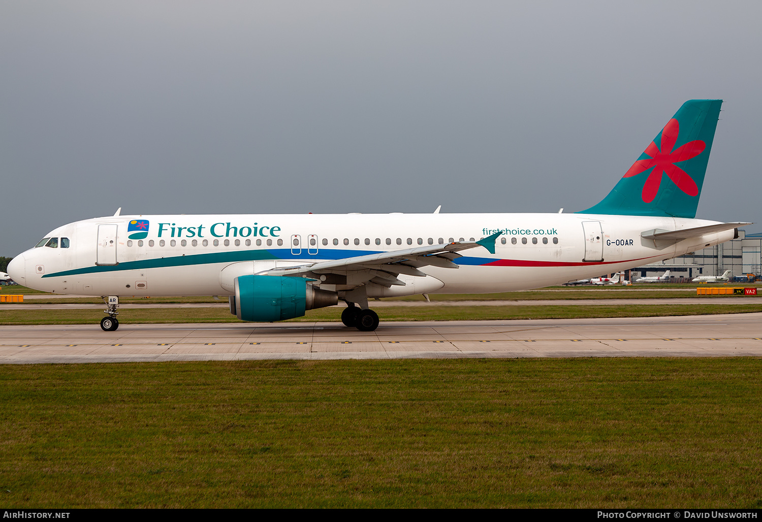 Aircraft Photo of G-OOAR | Airbus A320-214 | First Choice Airways | AirHistory.net #335174