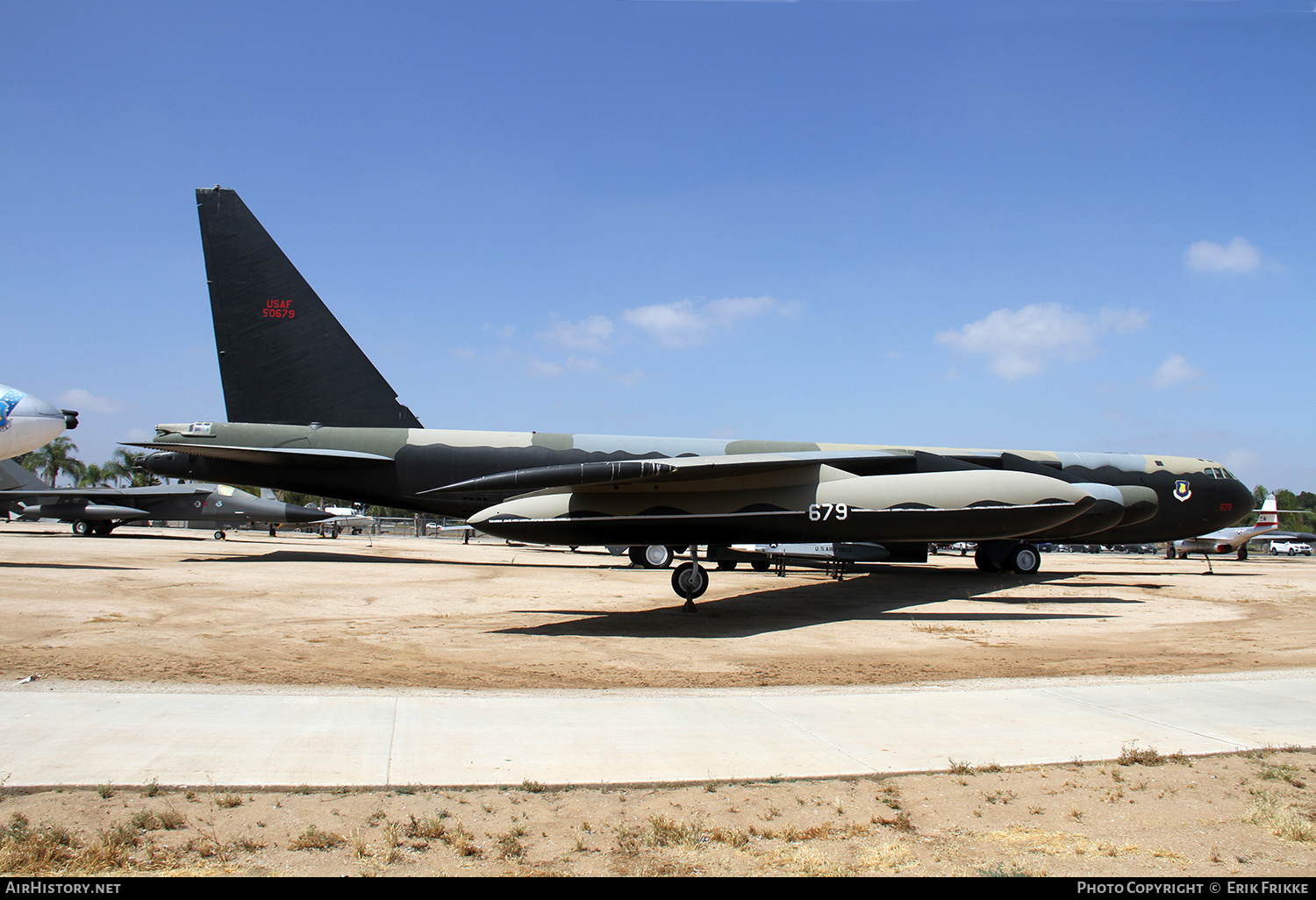 Aircraft Photo of 55-679 | Boeing B-52D Stratofortress | USA - Air Force | AirHistory.net #335326