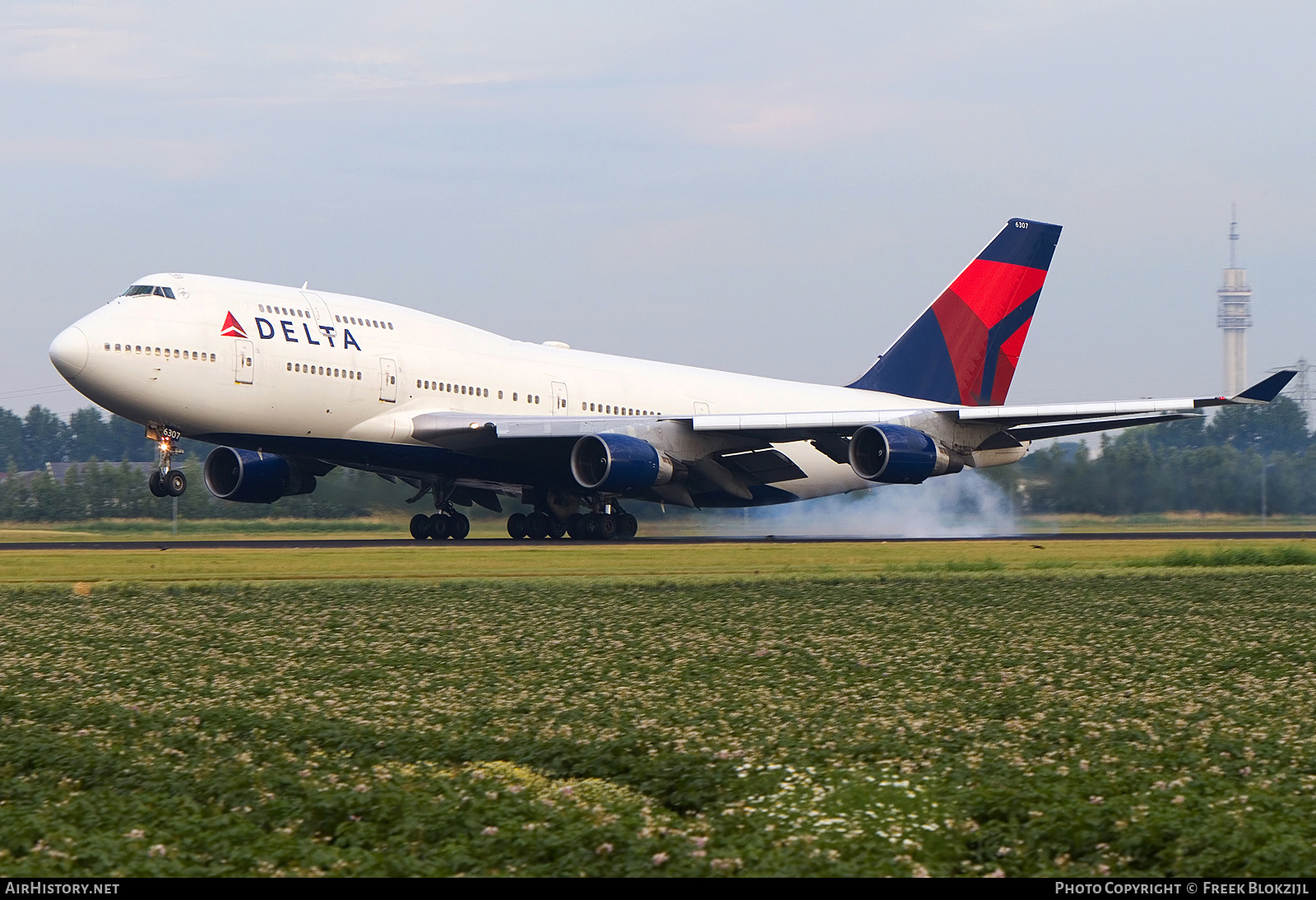 Aircraft Photo of N667US | Boeing 747-451 | Delta Air Lines | AirHistory.net #335328
