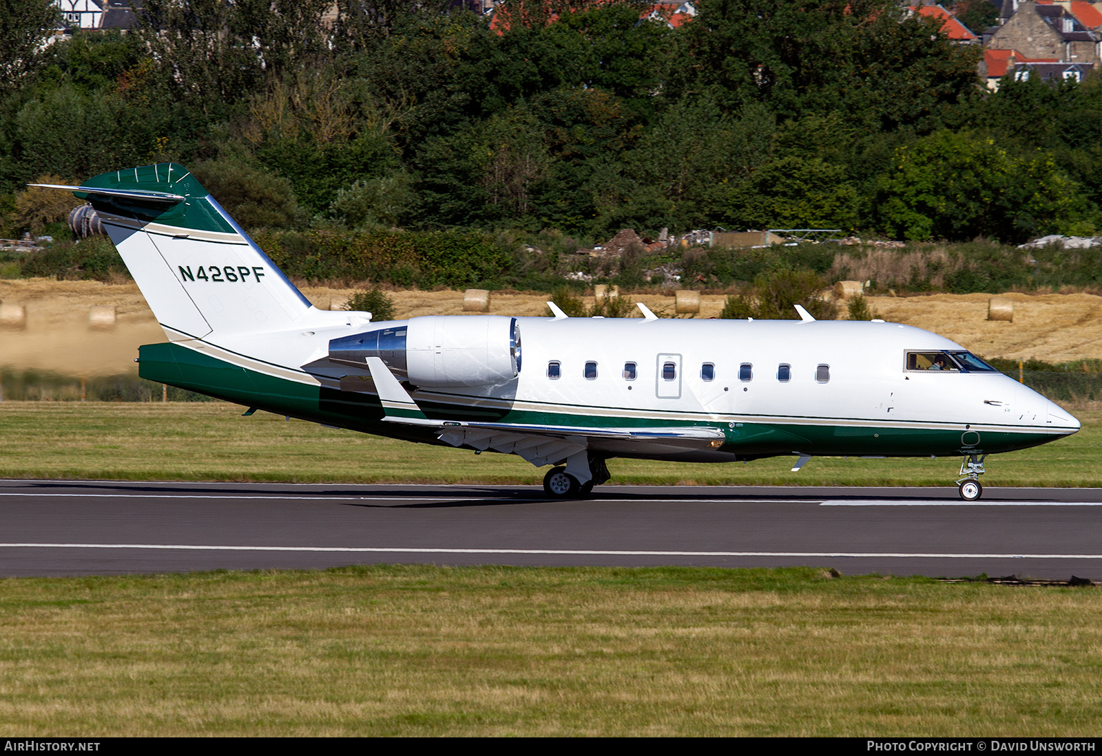 Aircraft Photo of N426PF | Bombardier Challenger 604 (CL-600-2B16) | AirHistory.net #335340