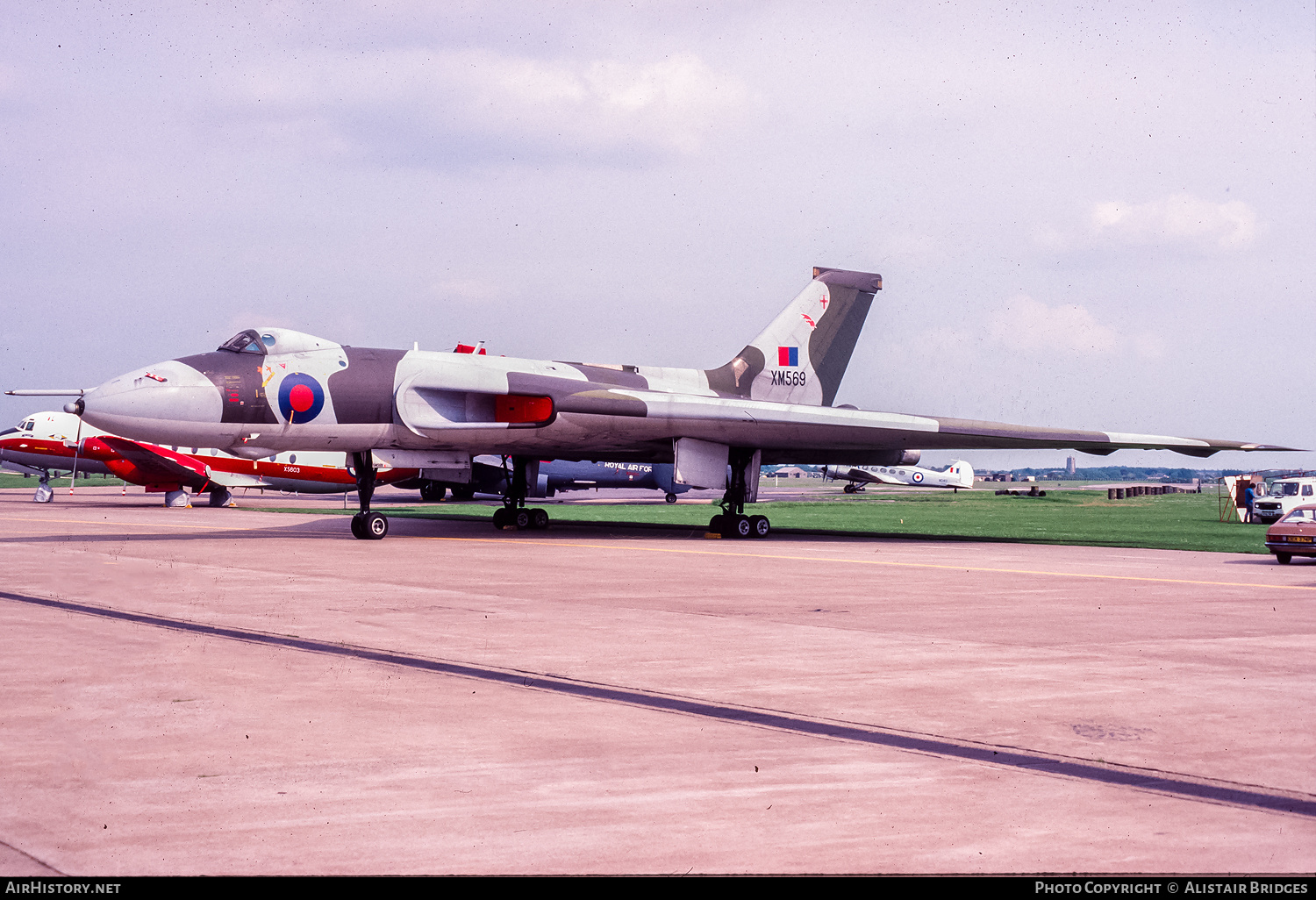 Aircraft Photo of XM569 | Avro 698 Vulcan B.2 | UK - Air Force | AirHistory.net #335381