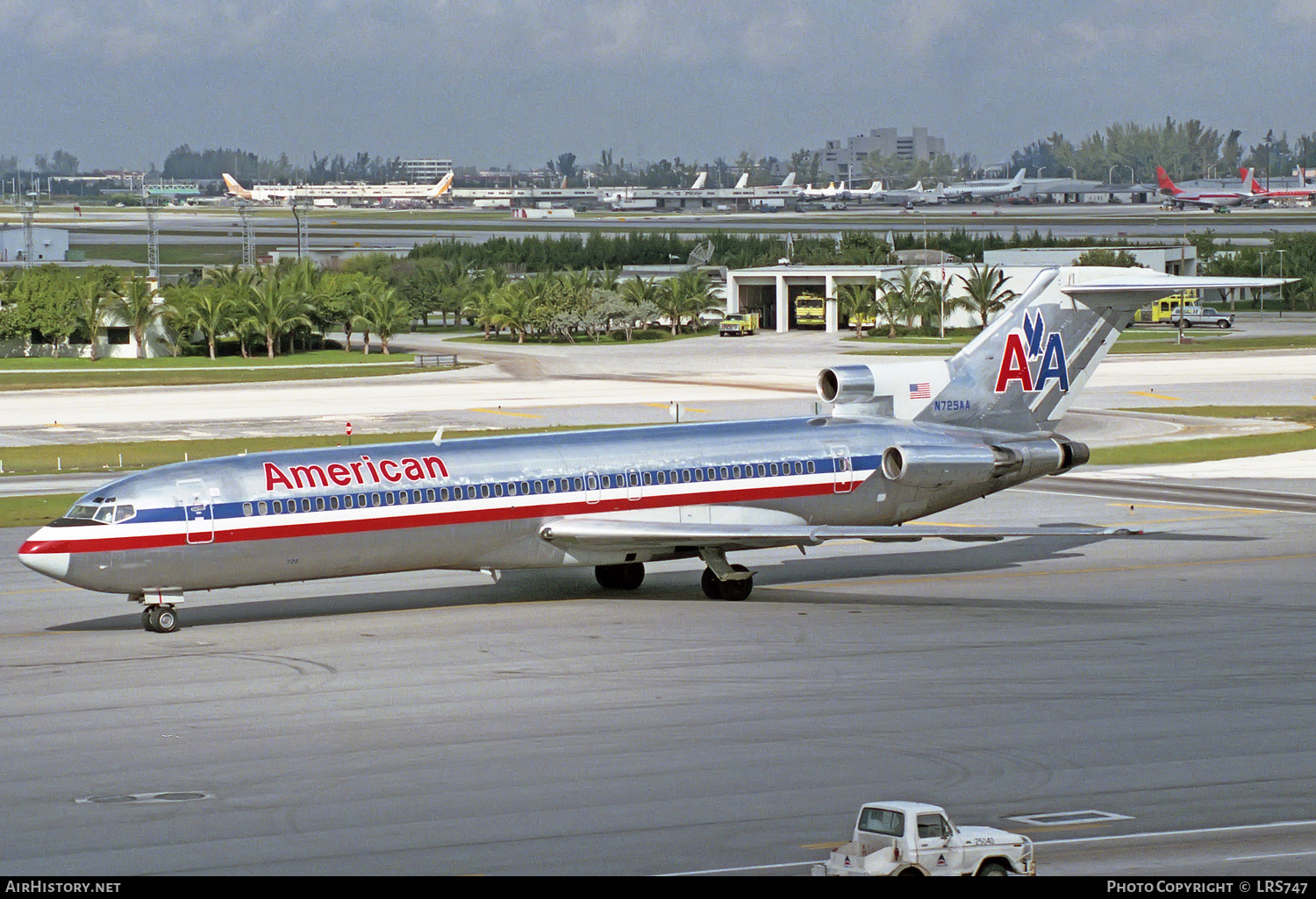 Aircraft Photo of N725AA | Boeing 727-227/Adv | American Airlines | AirHistory.net #335539