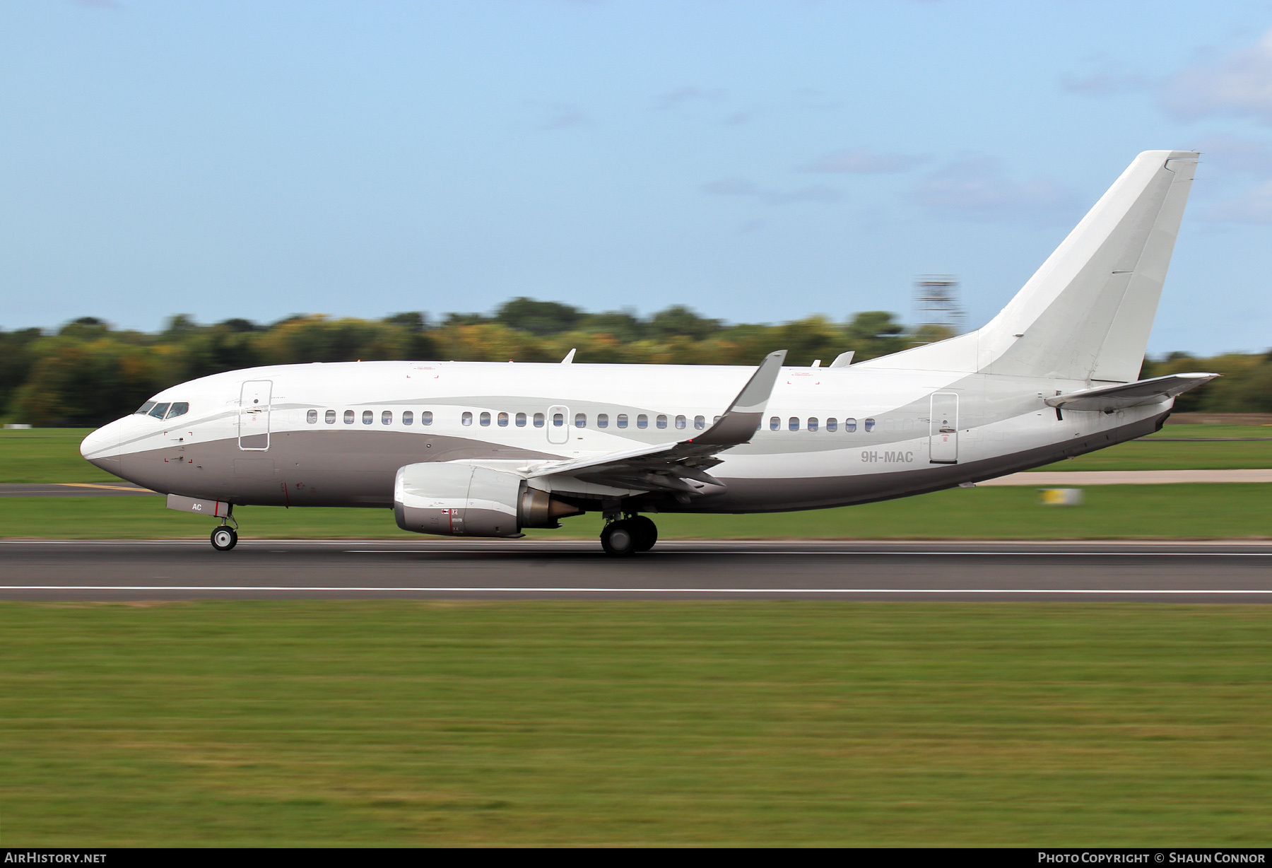 Aircraft Photo of 9H-MAC | Boeing 737-548 | AirHistory.net #335628