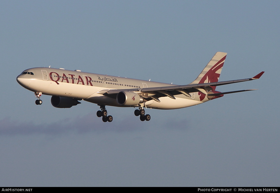 Aircraft Photo of A7-AEN | Airbus A330-302 | Qatar Airways | AirHistory.net #335672