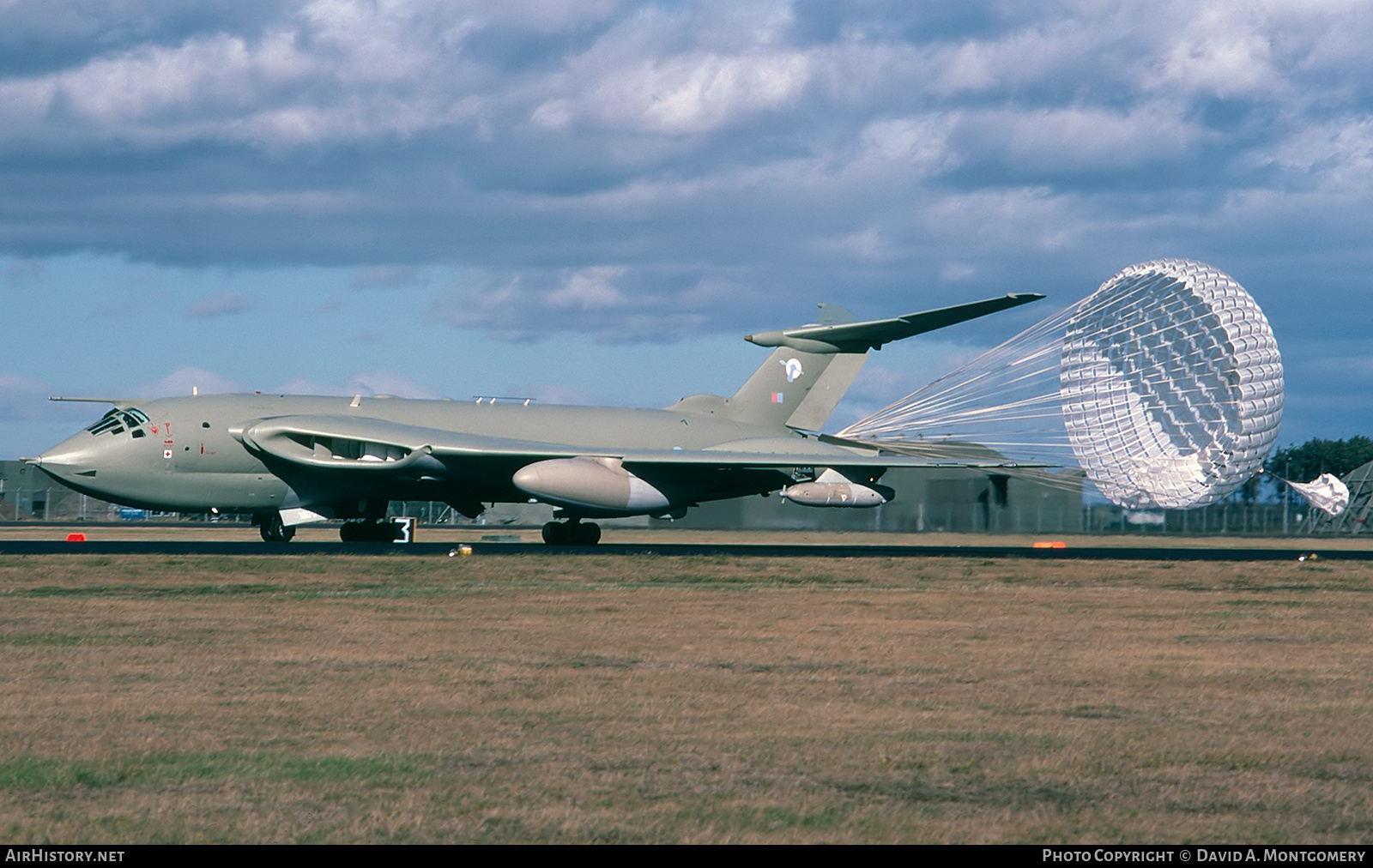 Aircraft Photo of XM717 | Handley Page HP-80 Victor B2 | UK - Air Force | AirHistory.net #335753