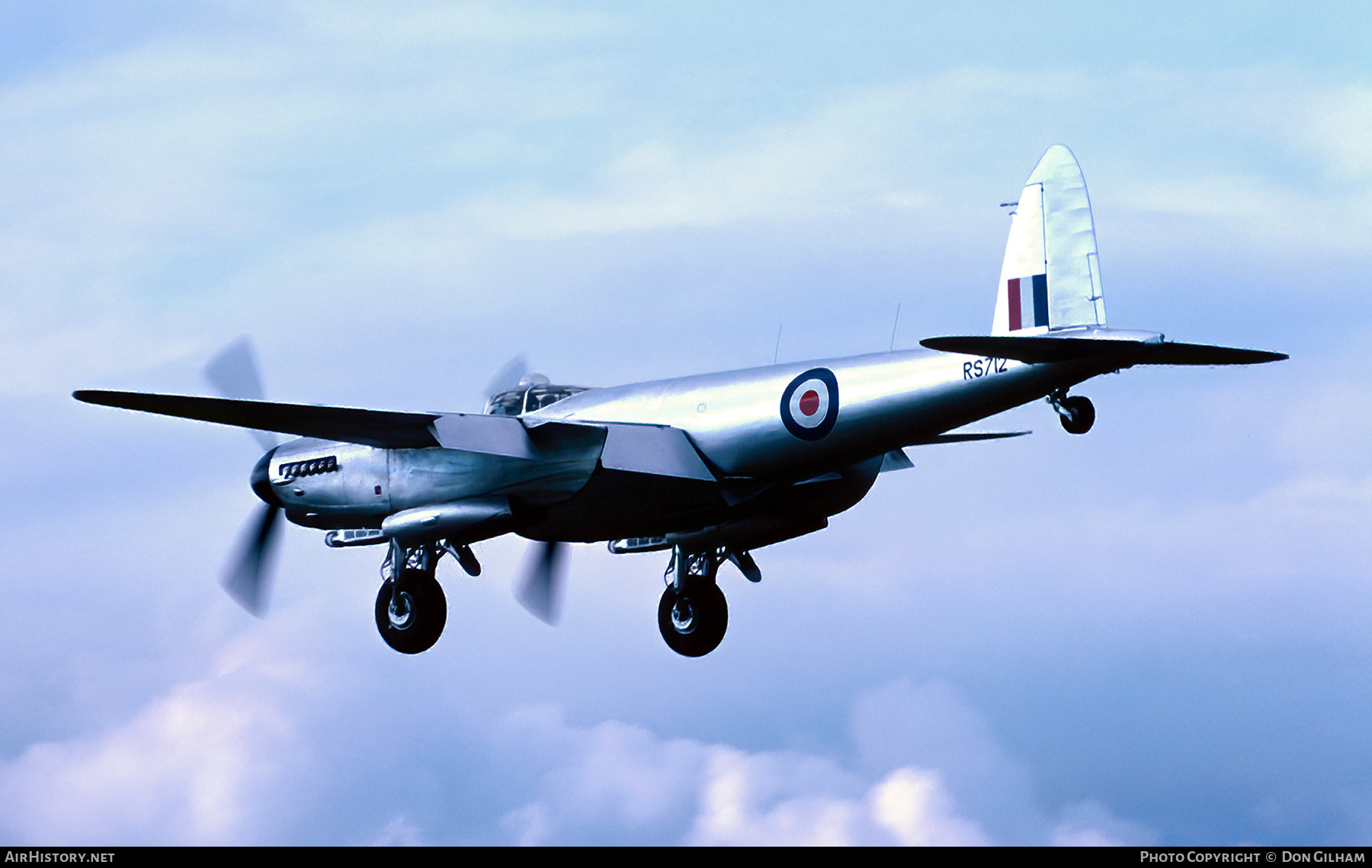 Aircraft Photo of G-ASKB / RS712 | De Havilland D.H. 98 Mosquito TT35 | UK - Air Force | AirHistory.net #335773