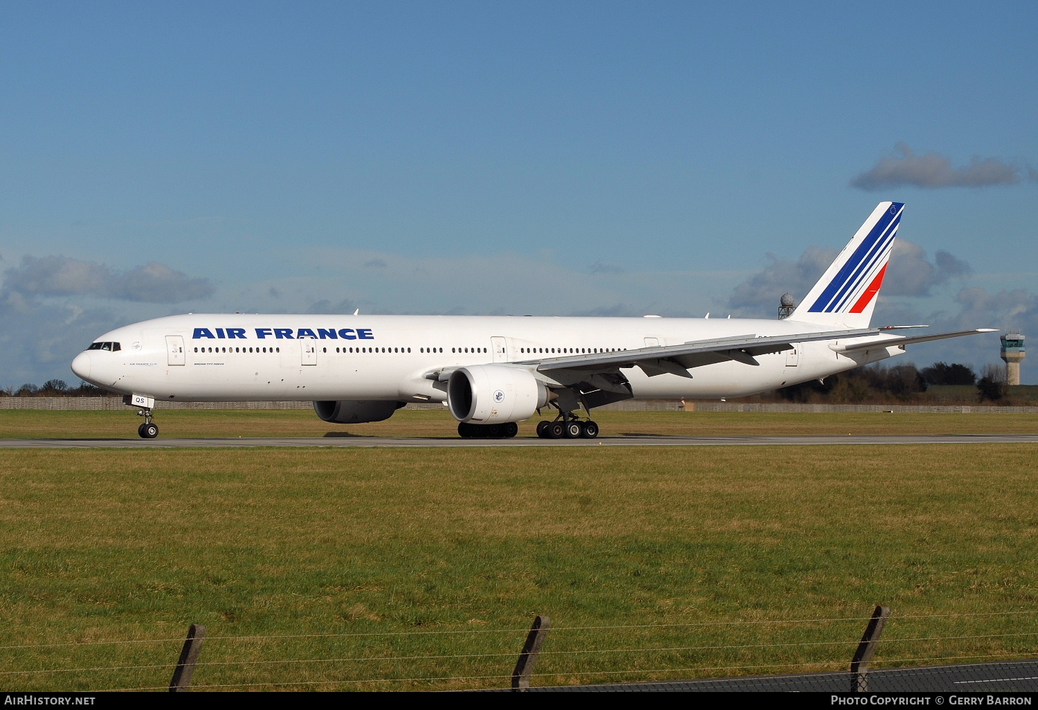 Aircraft Photo of F-GSQS | Boeing 777-328/ER | Air France | AirHistory.net #335791