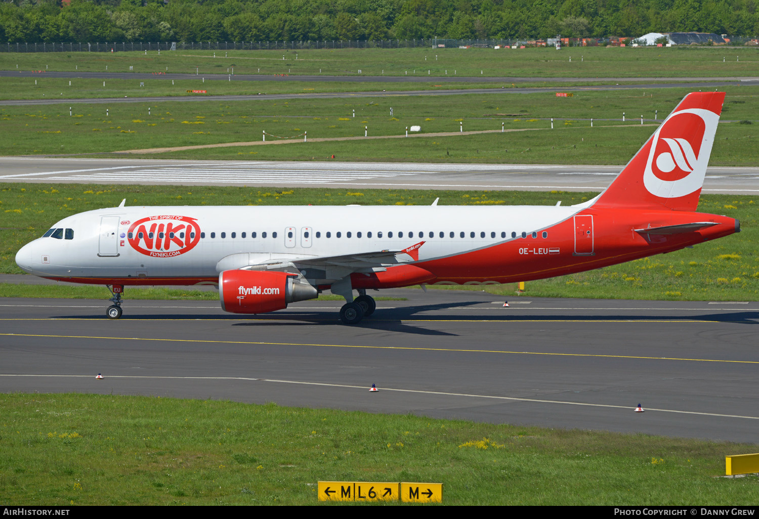 Aircraft Photo of OE-LEU | Airbus A320-214 | Niki | AirHistory.net #335842