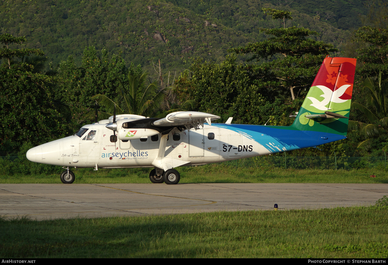Aircraft Photo of S7-DNS | Viking DHC-6-400 Twin Otter | Air Seychelles | AirHistory.net #335846