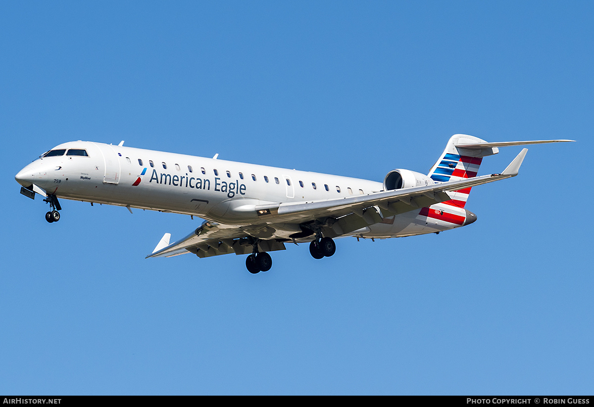 Aircraft Photo of N759EV | Bombardier CRJ-701ER (CL-600-2C10) | American Eagle | AirHistory.net #335884