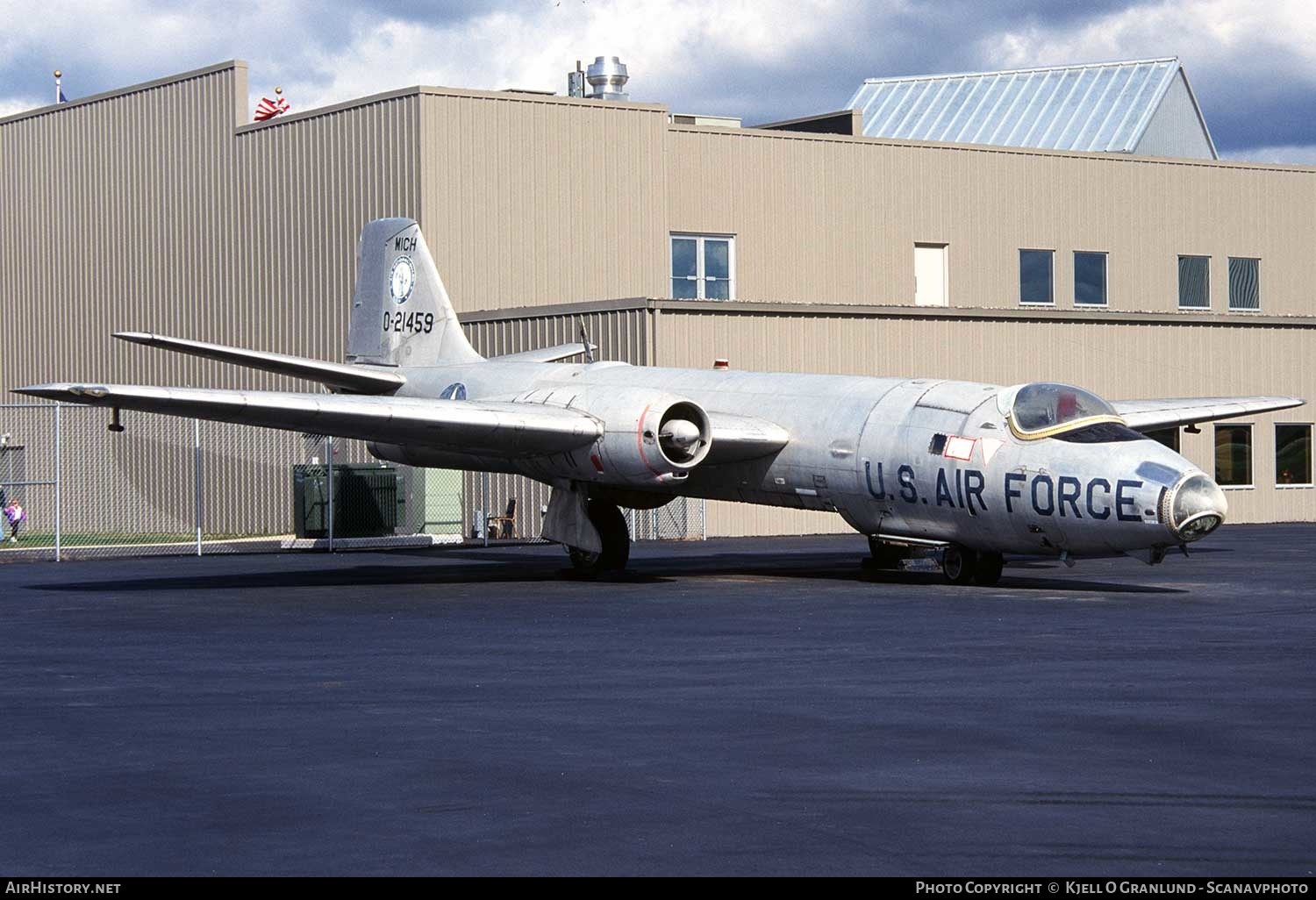 Aircraft Photo of 52-1459 / 0-21459 | Martin RB-57A Canberra | USA - Air Force | AirHistory.net #335998