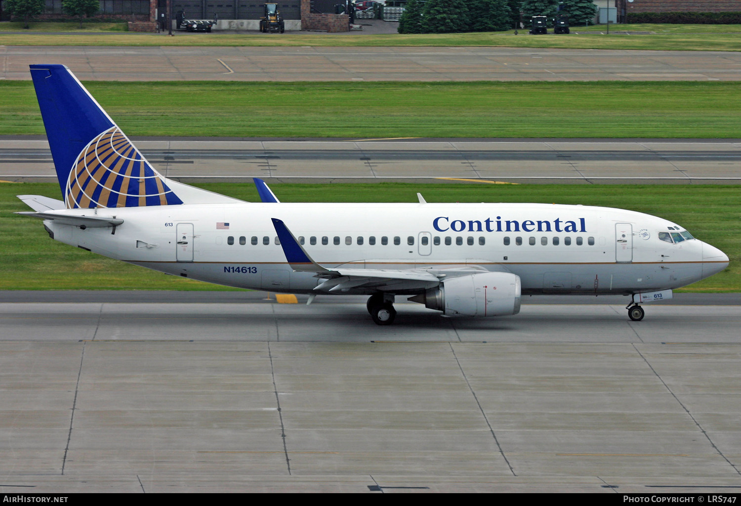 Aircraft Photo of N14613 | Boeing 737-524 | Continental Airlines | AirHistory.net #336365
