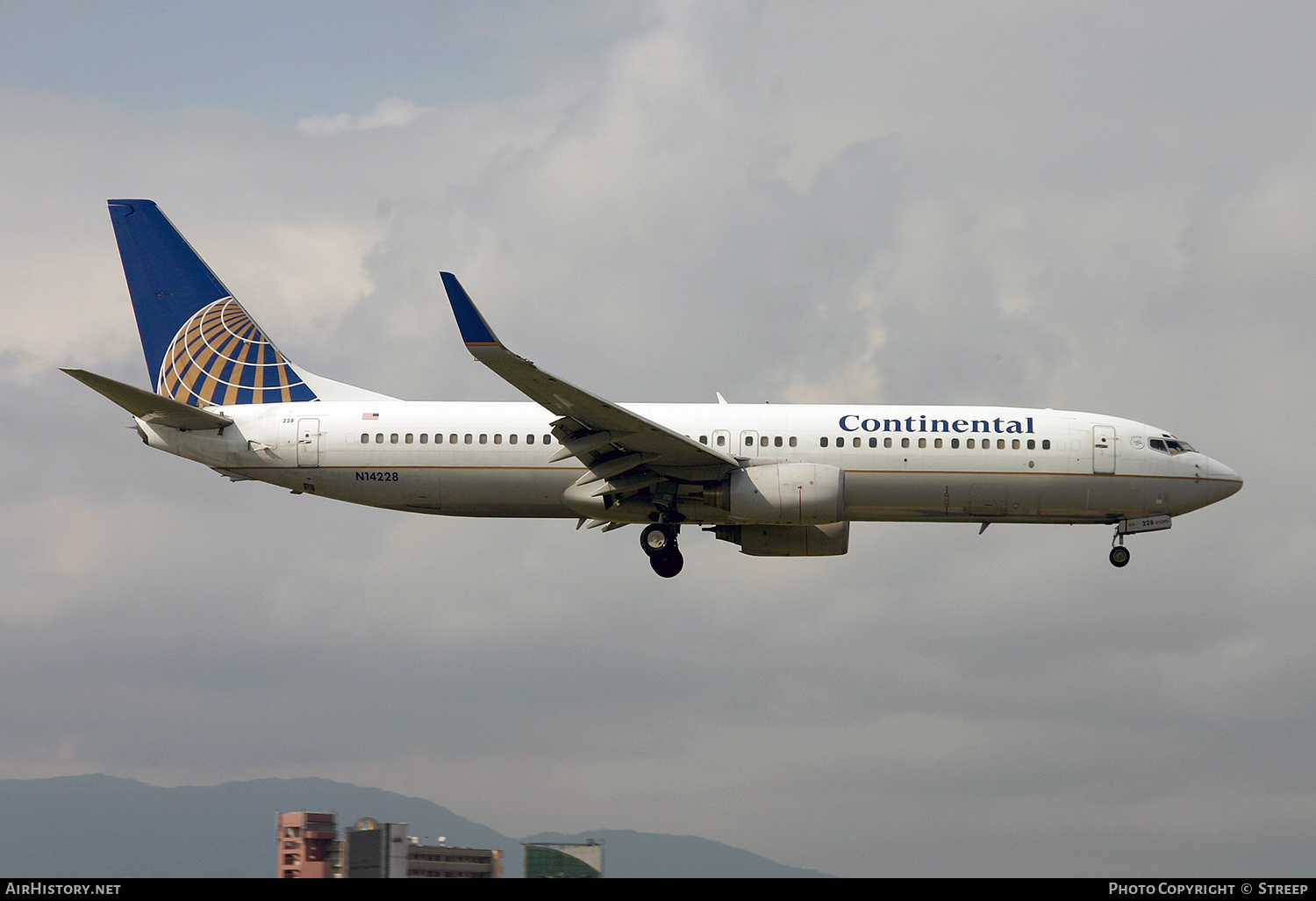 Aircraft Photo of N14228 | Boeing 737-824 | Continental Airlines | AirHistory.net #336411