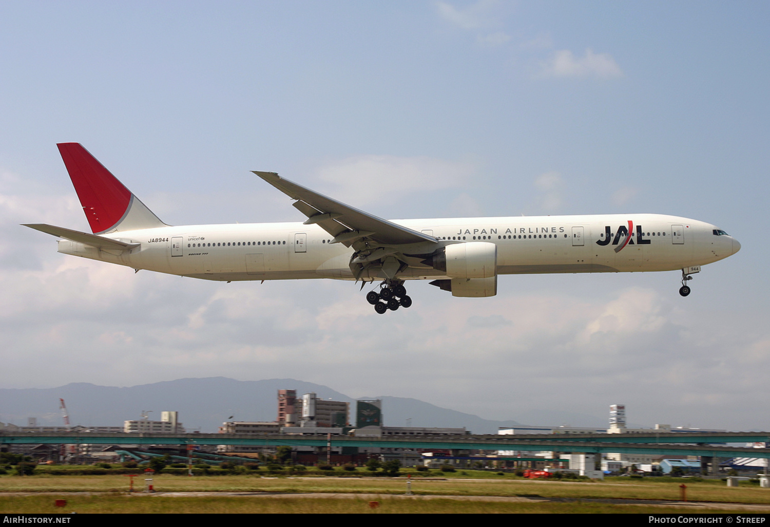 Aircraft Photo of JA8944 | Boeing 777-346 | Japan Airlines - JAL | AirHistory.net #336435