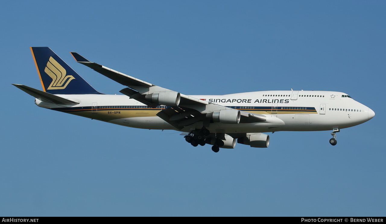 Aircraft Photo of 9V-SPN | Boeing 747-412 | Singapore Airlines | AirHistory.net #336455