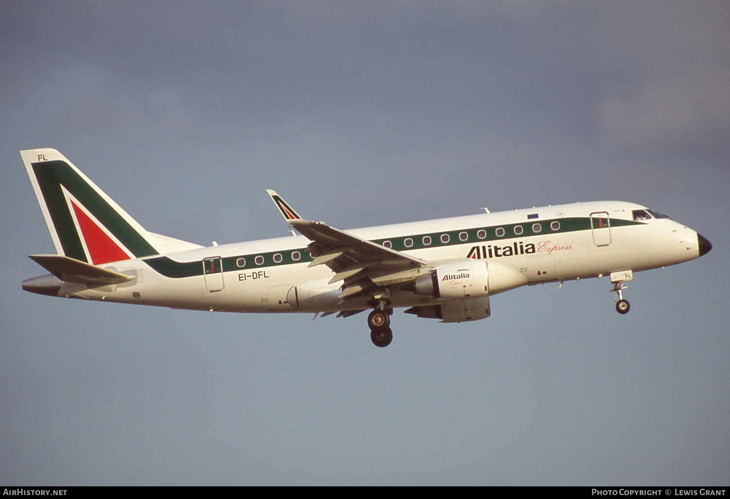 Aircraft Photo of EI-DFL | Embraer 170LR (ERJ-170-100LR) | Alitalia Express | AirHistory.net #336464