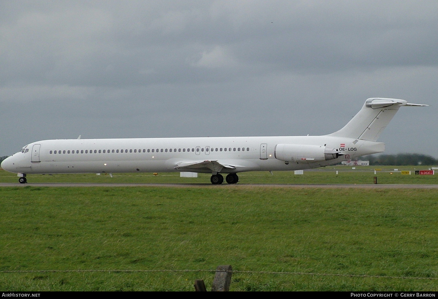 Aircraft Photo of OE-LOG | McDonnell Douglas MD-83 (DC-9-83) | AirHistory.net #336475