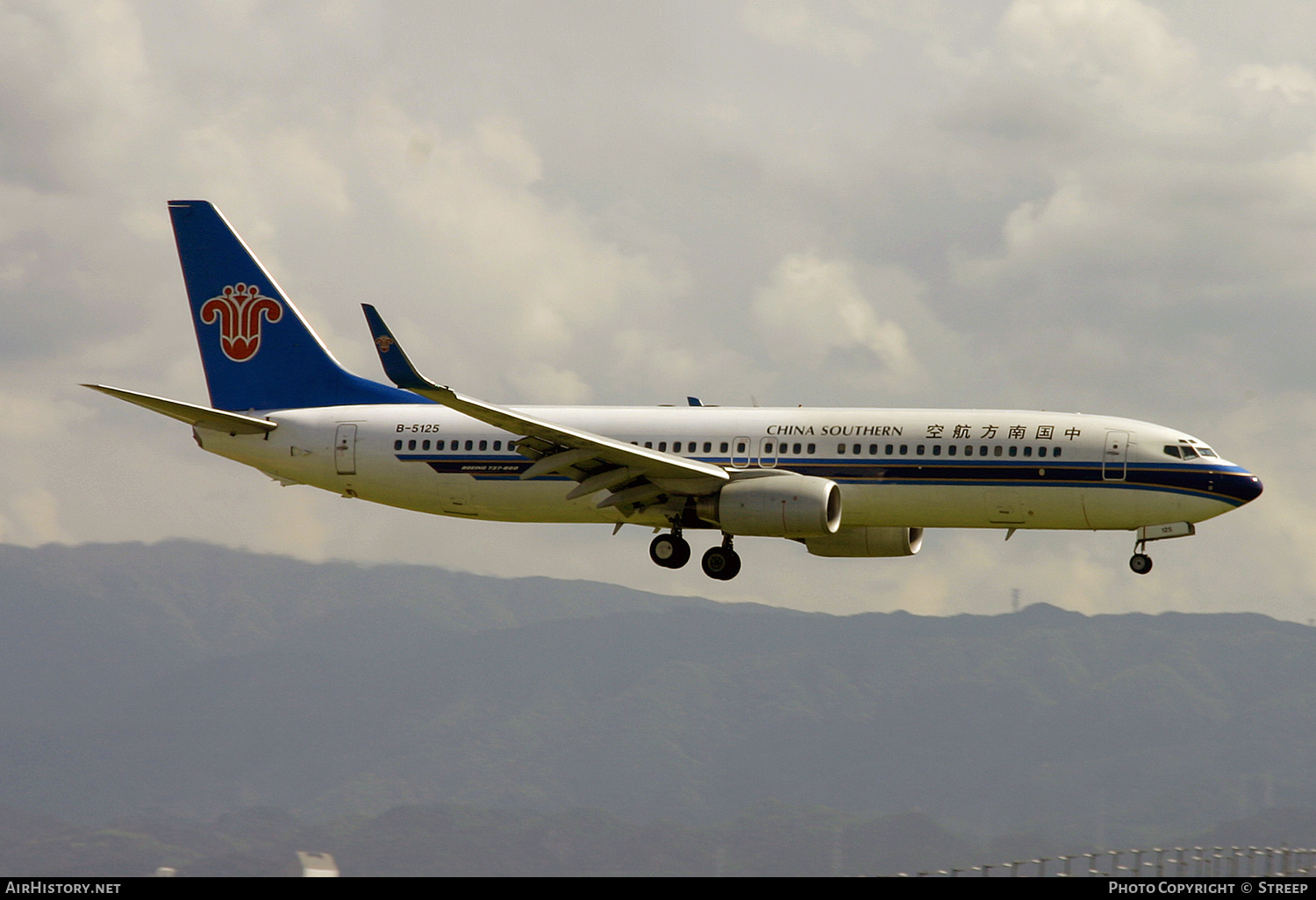 Aircraft Photo of B-5125 | Boeing 737-83N | China Southern Airlines | AirHistory.net #336489