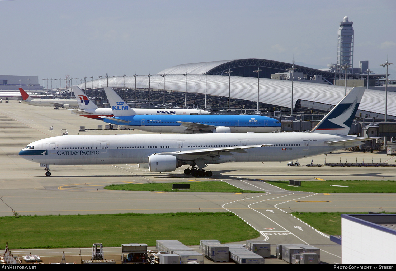 Aircraft Photo of B-HNM | Boeing 777-367 | Cathay Pacific Airways | AirHistory.net #336495