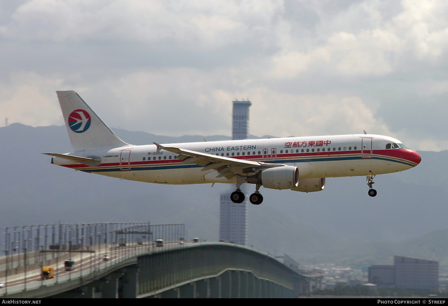 Aircraft Photo of B-2202 | Airbus A320-214 | China Eastern Airlines | AirHistory.net #336526