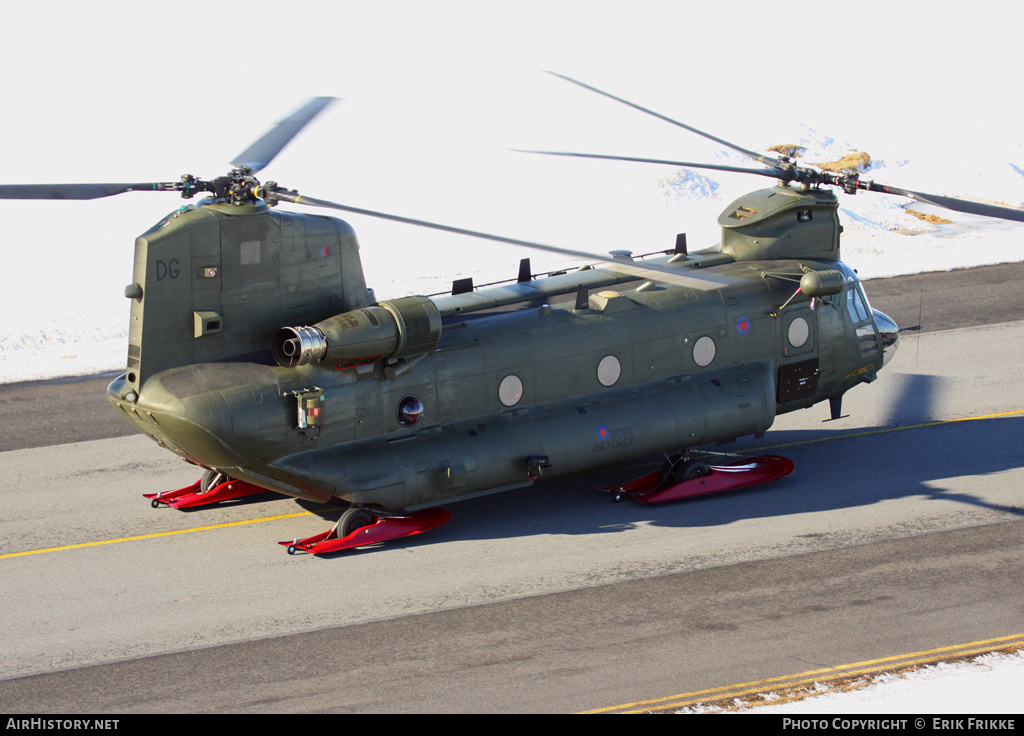 Aircraft Photo of ZD983 | Boeing Chinook HC2 (352) | UK - Air Force | AirHistory.net #336601