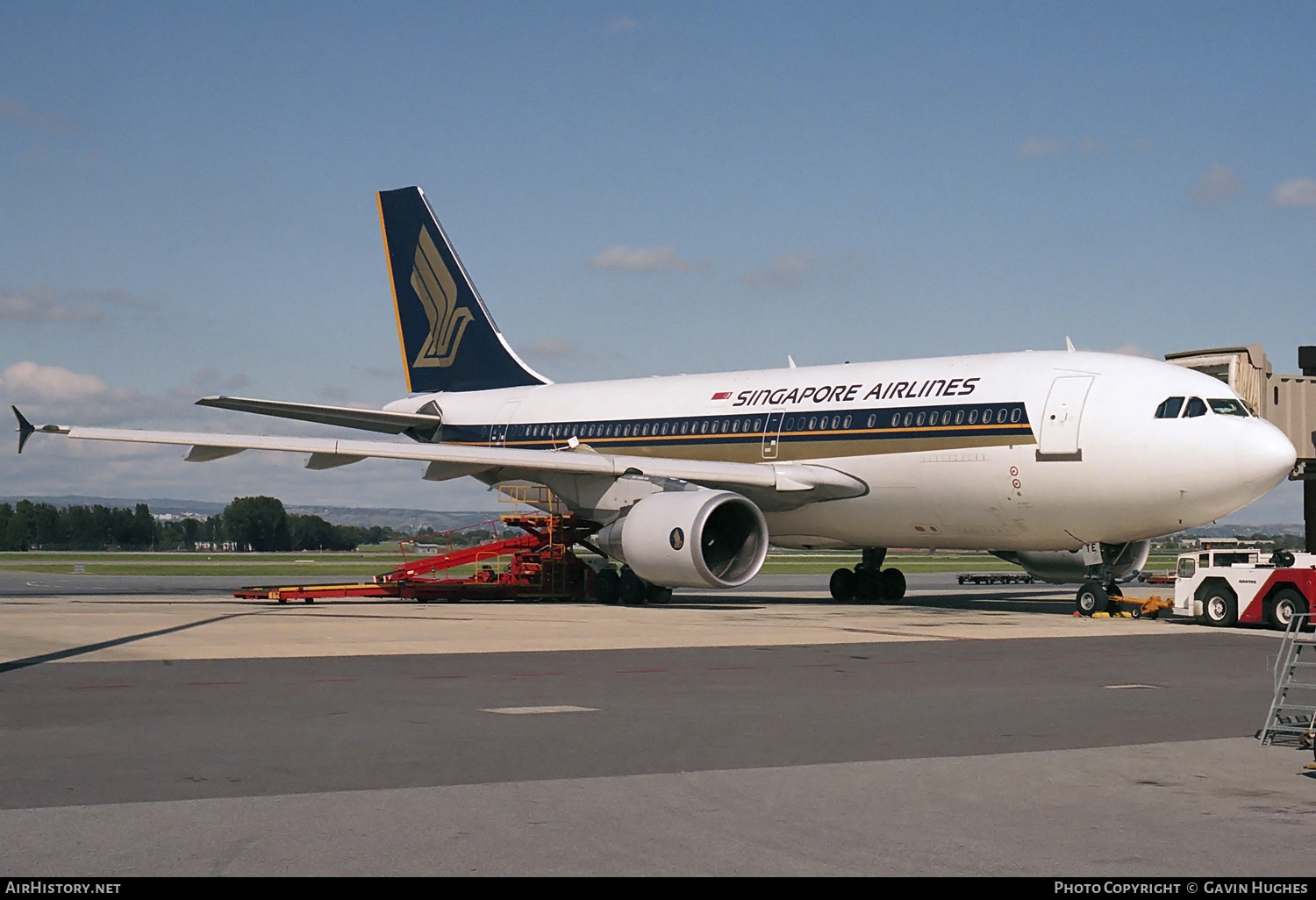 Aircraft Photo of 9V-STE | Airbus A310-324 | Singapore Airlines | AirHistory.net #336651