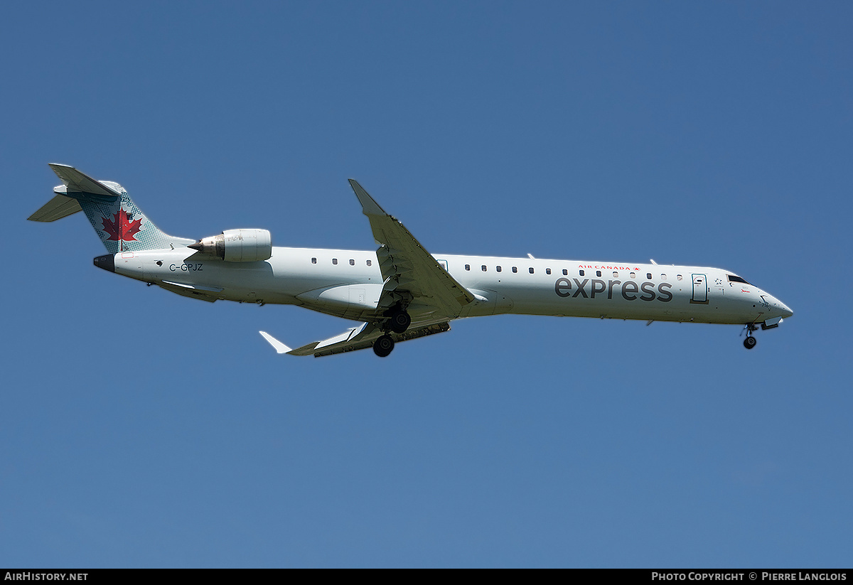 Aircraft Photo of C-GPJZ | Bombardier CRJ-705 (CL-600-2D15) | Air Canada Express | AirHistory.net #336654