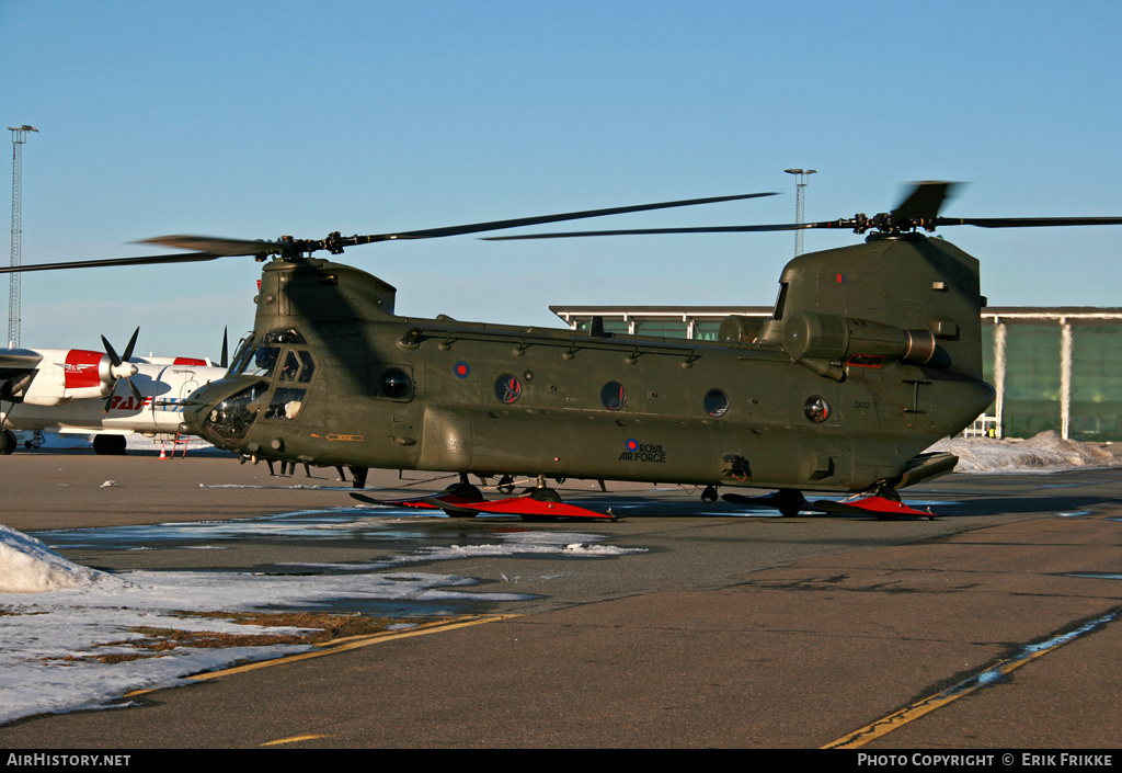 Aircraft Photo of ZA712 | Boeing Chinook HC2 (352) | UK - Air Force | AirHistory.net #336668