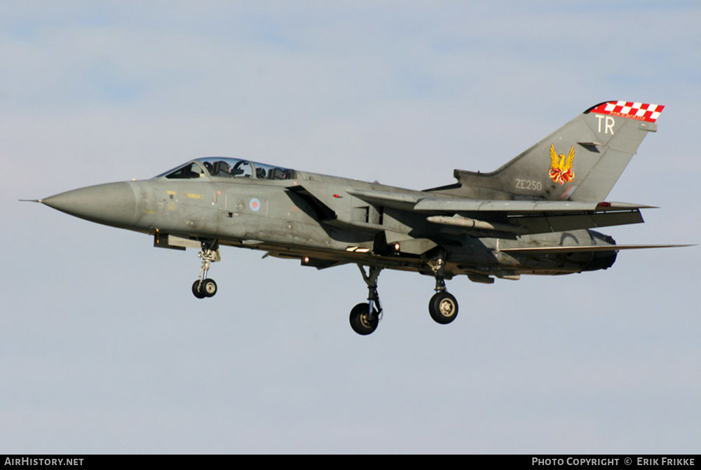 Aircraft Photo of ZE250 | Panavia Tornado F3 | UK - Air Force | AirHistory.net #336694