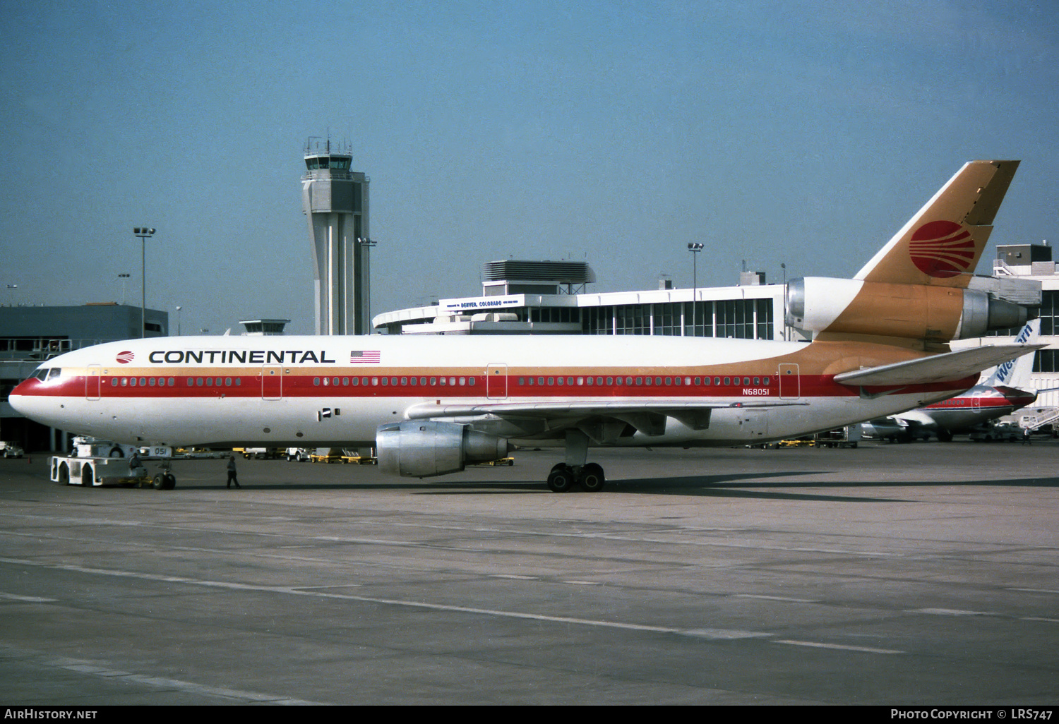Aircraft Photo of N68051 | McDonnell Douglas DC-10-10CF | Continental Airlines | AirHistory.net #336821