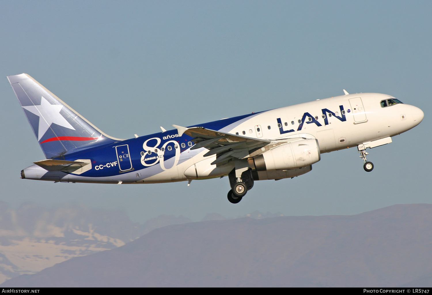 Aircraft Photo of CC-CVF | Airbus A318-121 | LAN Airlines - Línea Aérea Nacional | AirHistory.net #337014