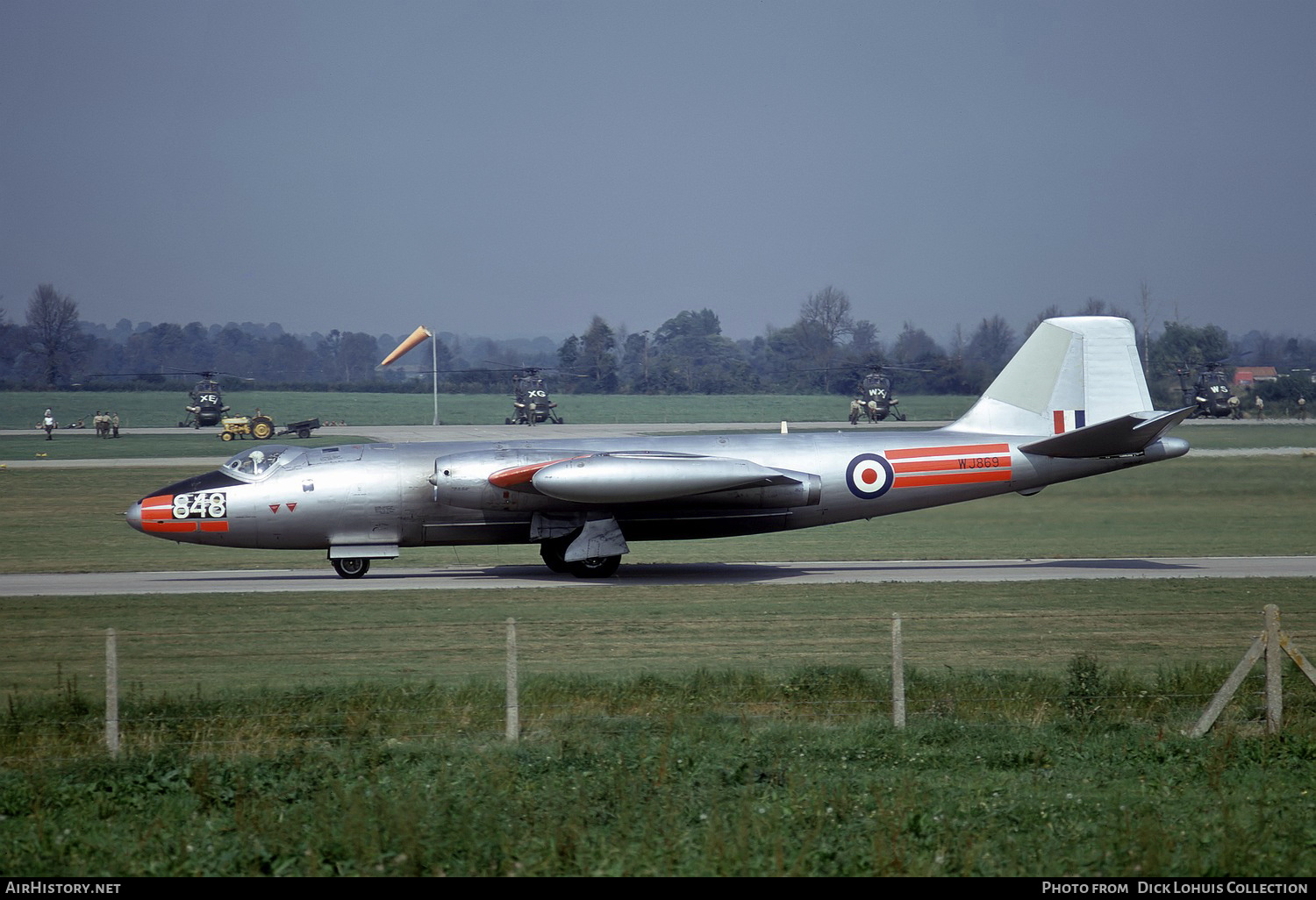 Aircraft Photo of WJ869 | English Electric Canberra T4 | UK - Navy | AirHistory.net #337074