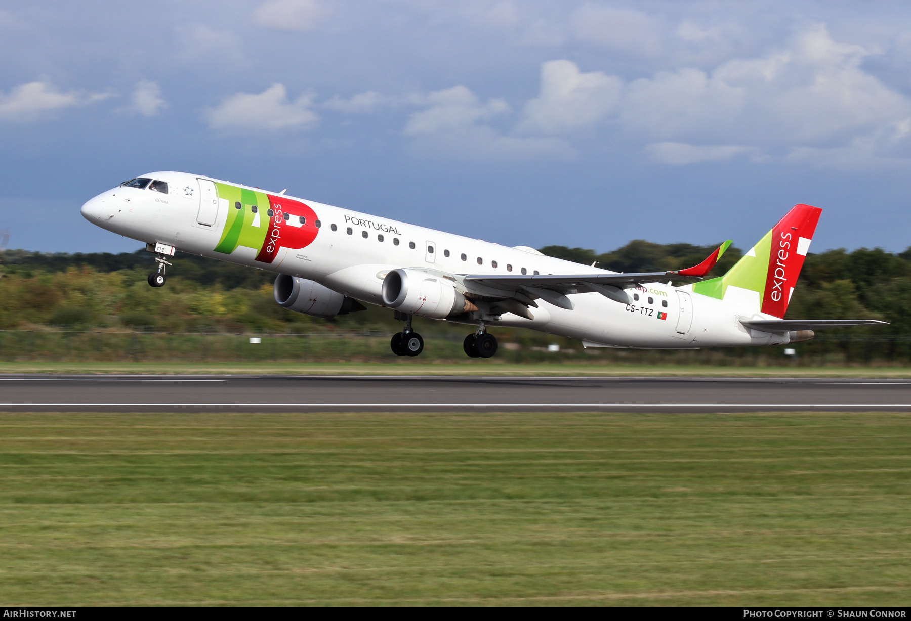 Aircraft Photo of CS-TTZ | Embraer 195AR (ERJ-190-200IGW) | TAP Portugal Express | AirHistory.net #337129