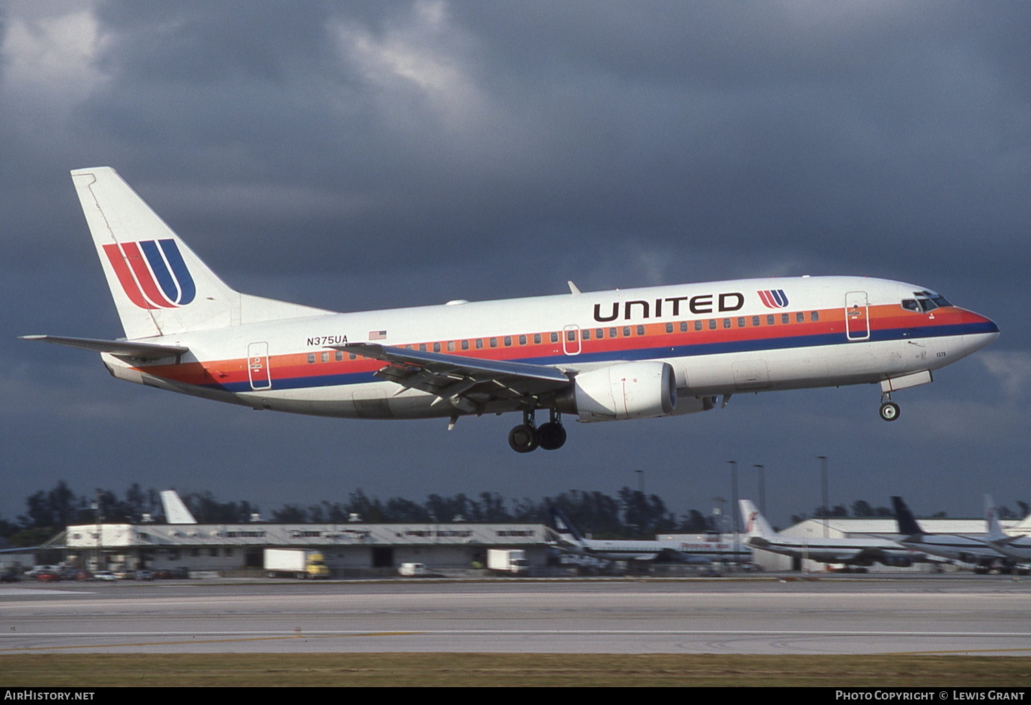 Aircraft Photo of N375UA | Boeing 737-322 | United Airlines | AirHistory.net #337250