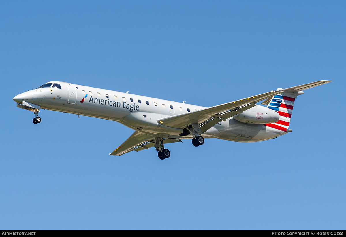 Aircraft Photo of N678AE | Embraer ERJ-145LR (EMB-145LR) | American Eagle | AirHistory.net #337465