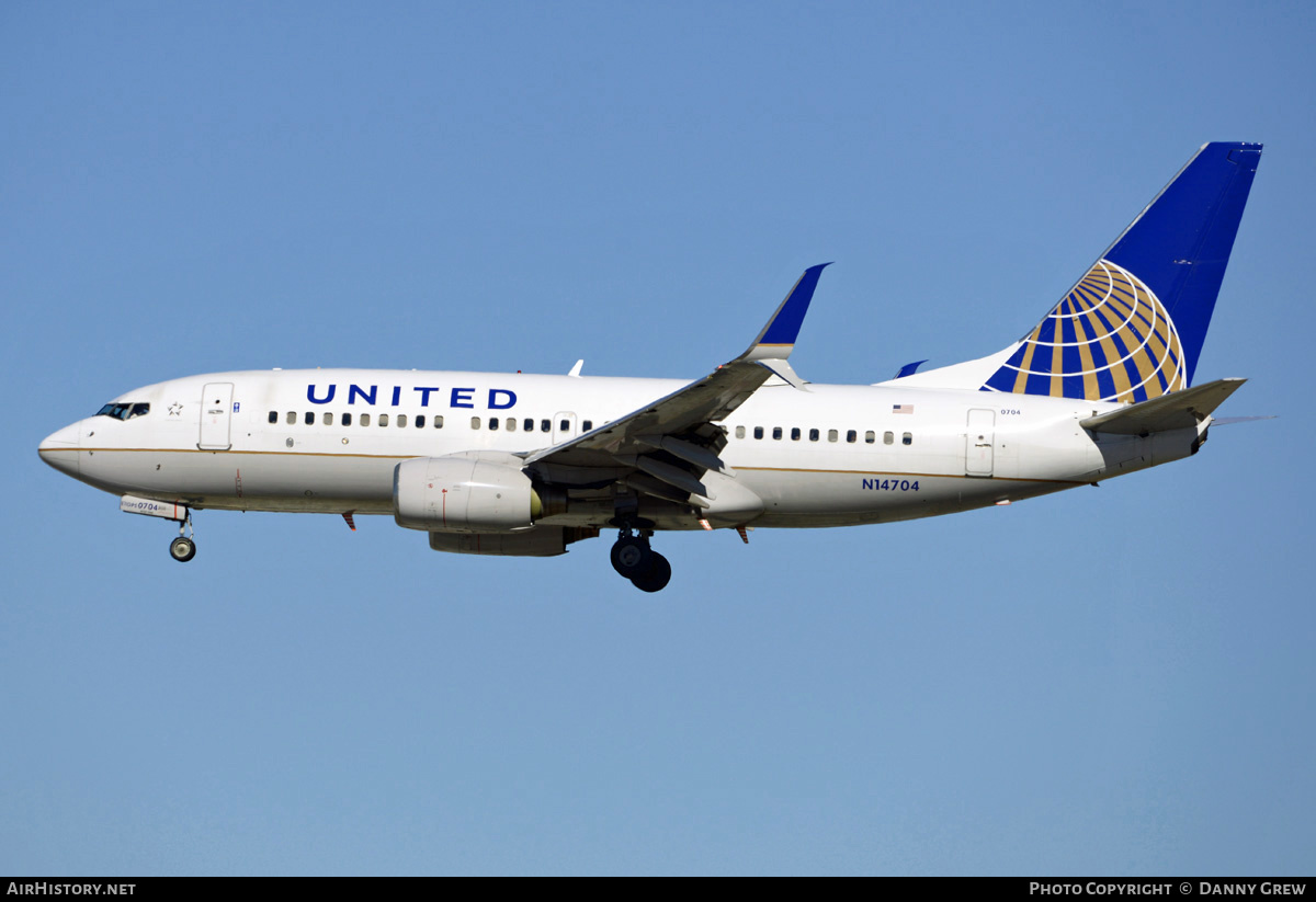 Aircraft Photo of N14704 | Boeing 737-724 | United Airlines | AirHistory.net #337589