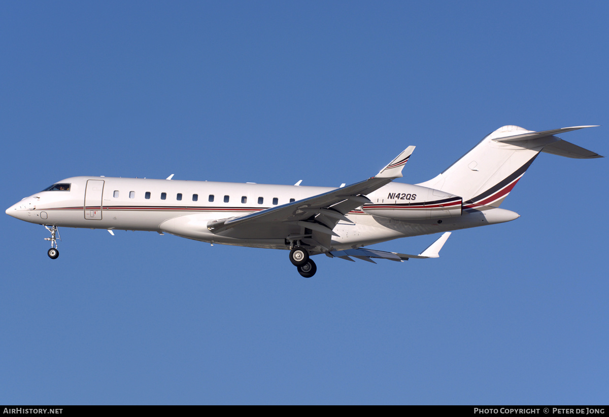 Aircraft Photo of N142QS | Bombardier Global 6000 (BD-700-1A10) | AirHistory.net #337695