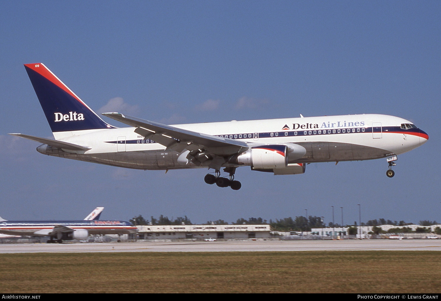 Aircraft Photo of N109DL | Boeing 767-232 | Delta Air Lines | AirHistory.net #337711