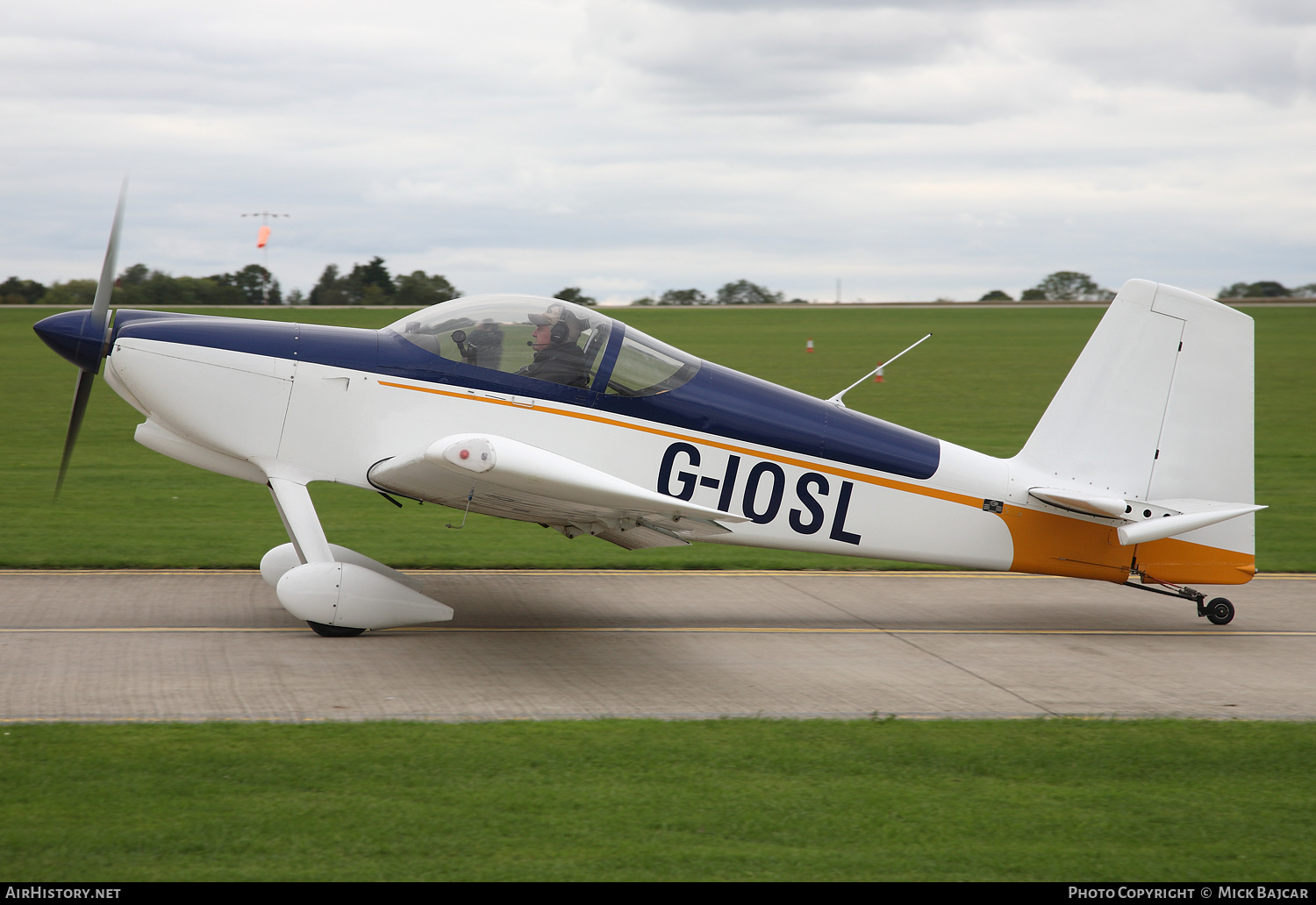 Aircraft Photo of G-IOSL | Van's RV-9 | AirHistory.net #337727