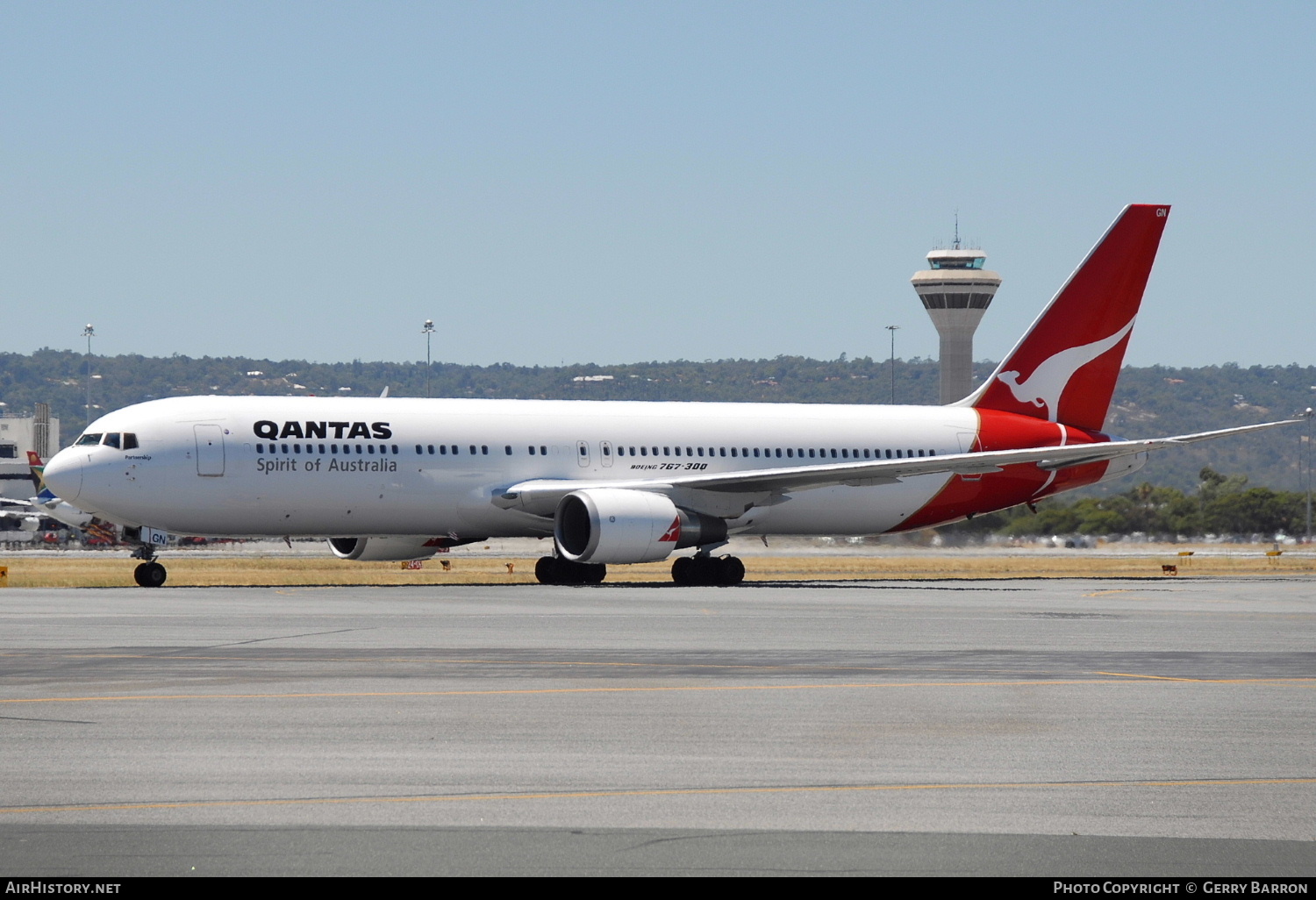 Aircraft Photo of VH-OGN | Boeing 767-338/ER | Qantas | AirHistory.net #337737