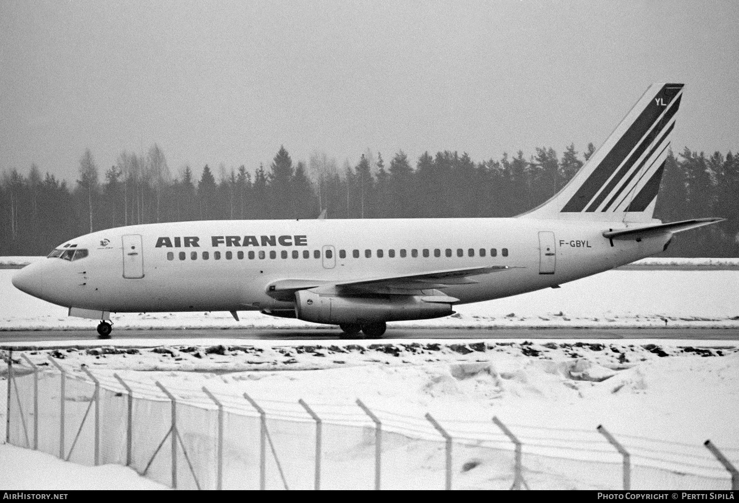 Aircraft Photo of F-GBYL | Boeing 737-228/Adv | Air France | AirHistory.net #338225