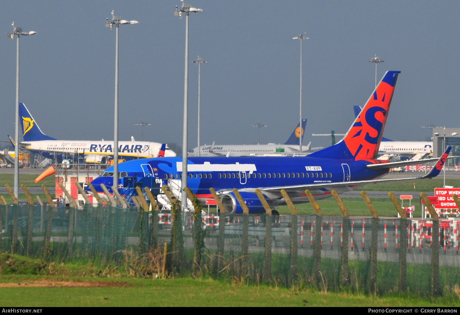 Aircraft Photo of ET-AVP | Boeing 737-752 | Sun Country Airlines | AirHistory.net #338344