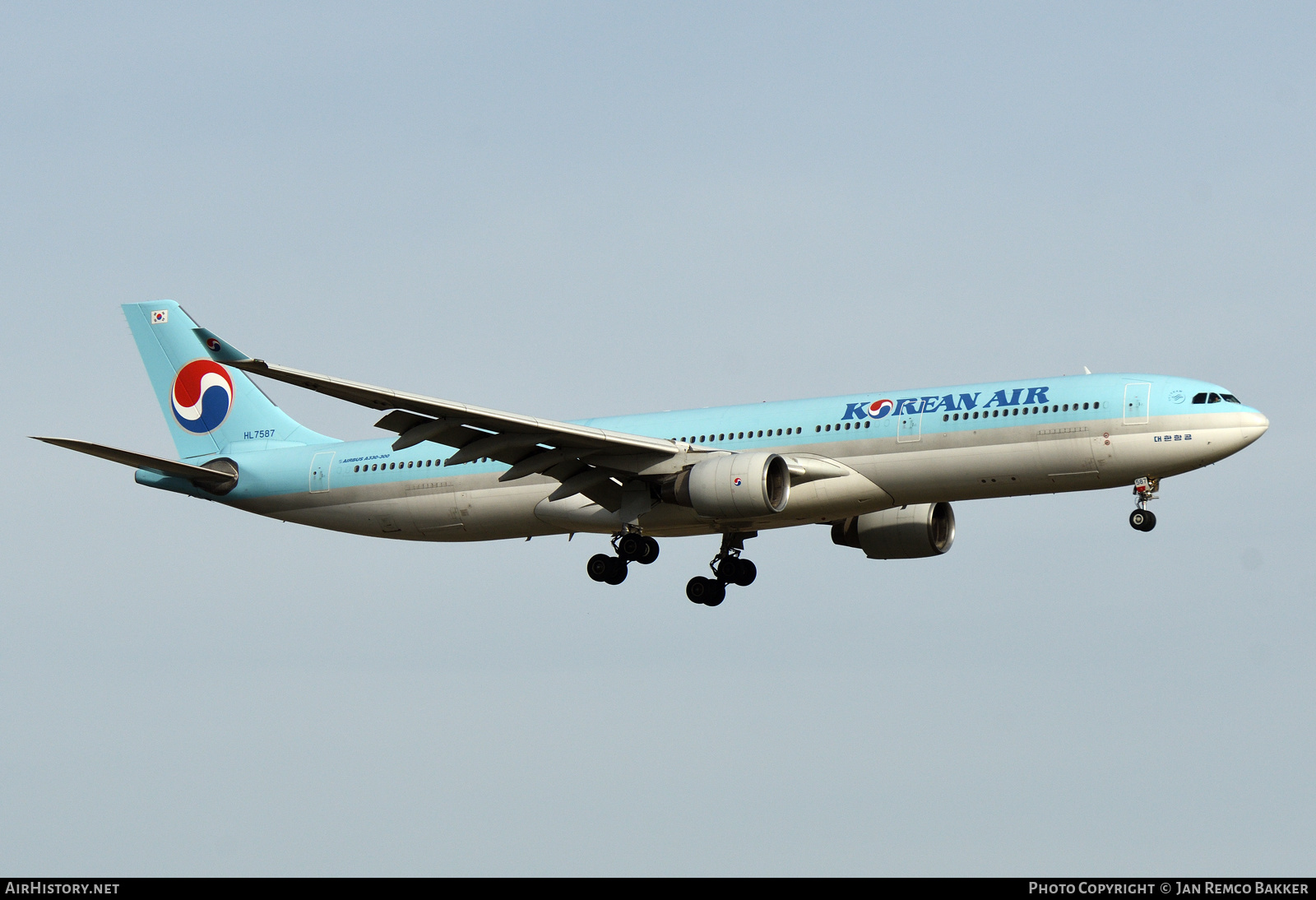 Aircraft Photo of HL7587 | Airbus A330-323 | Korean Air | AirHistory.net #338374