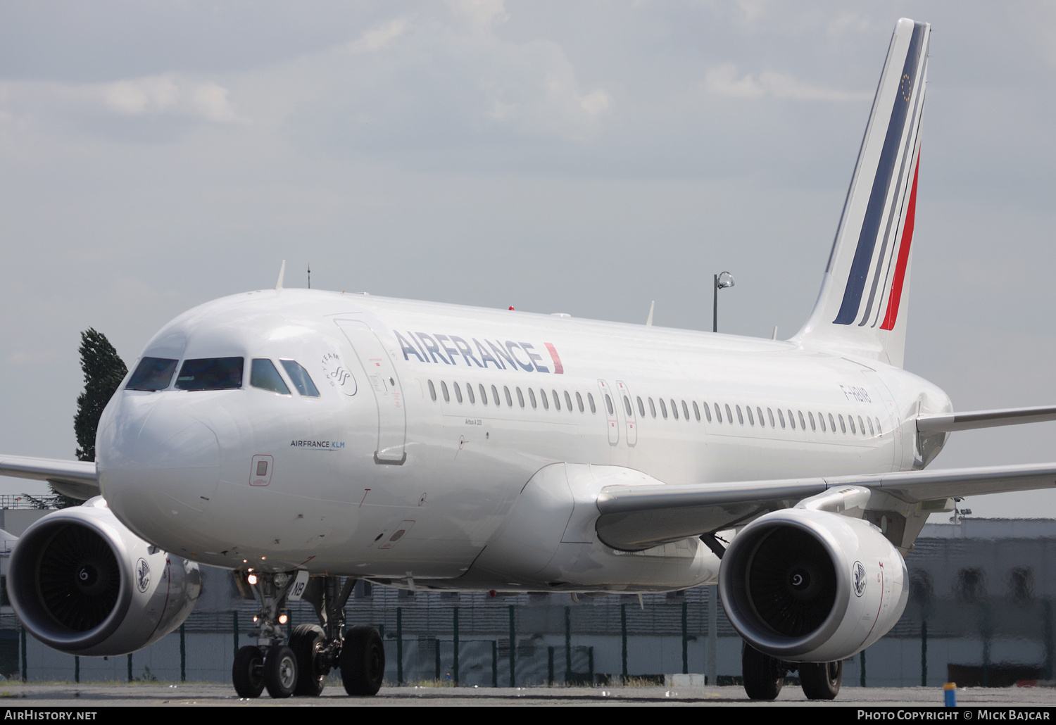 Aircraft Photo of F-HBNB | Airbus A320-214 | Air France | AirHistory.net #338395