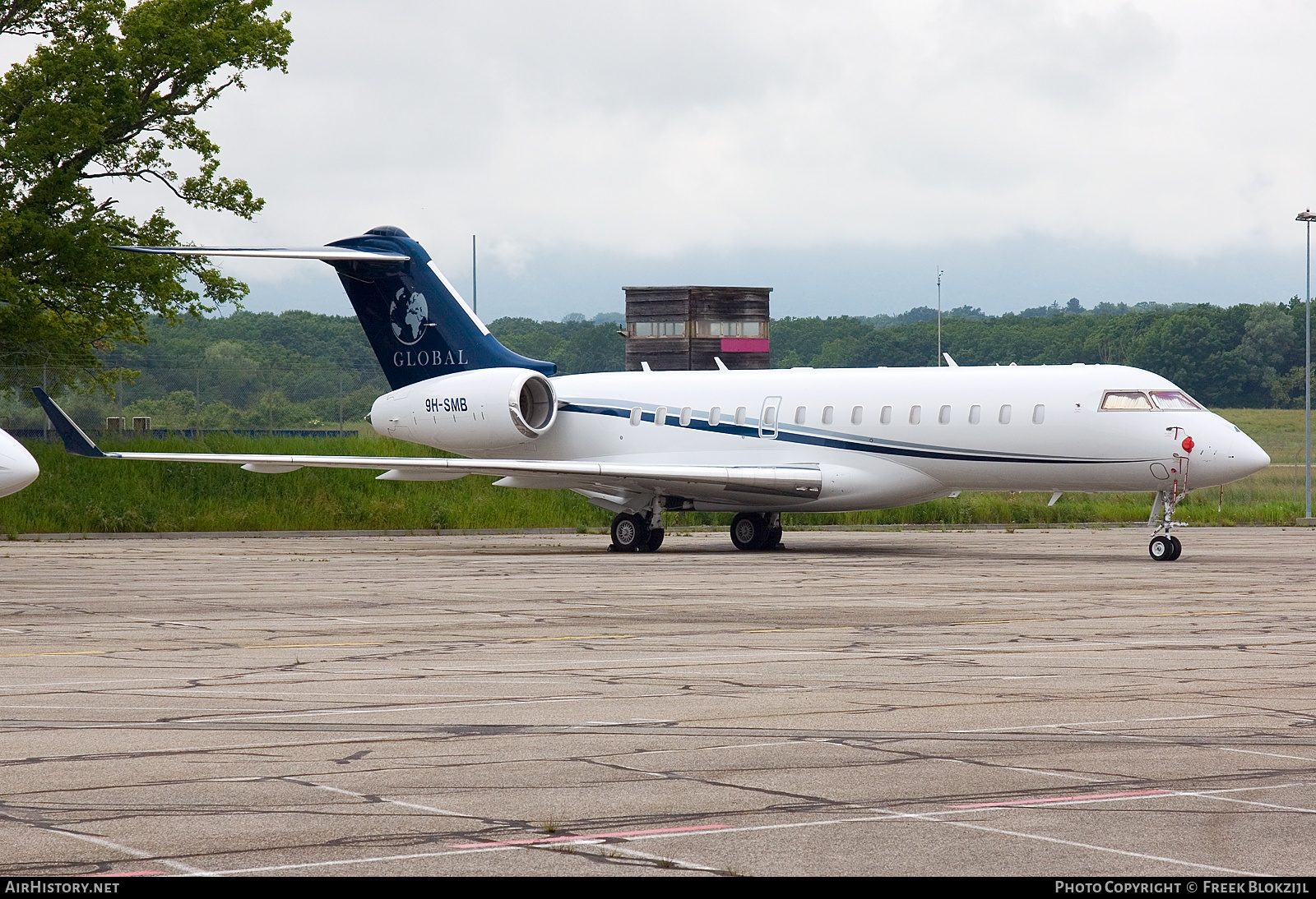 Aircraft Photo of 9H-SMB | Bombardier Global 6000 (BD-700-1A10) | AirHistory.net #338454