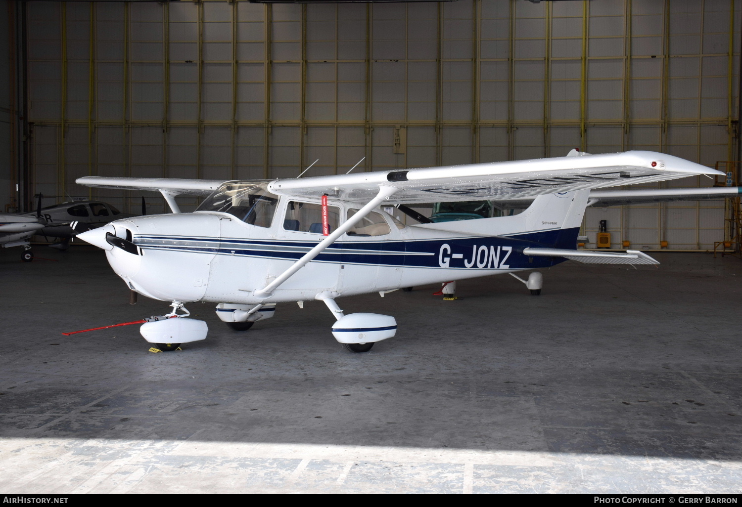 Aircraft Photo of G-JONZ | Cessna 172P Skyhawk | AirHistory.net #338486
